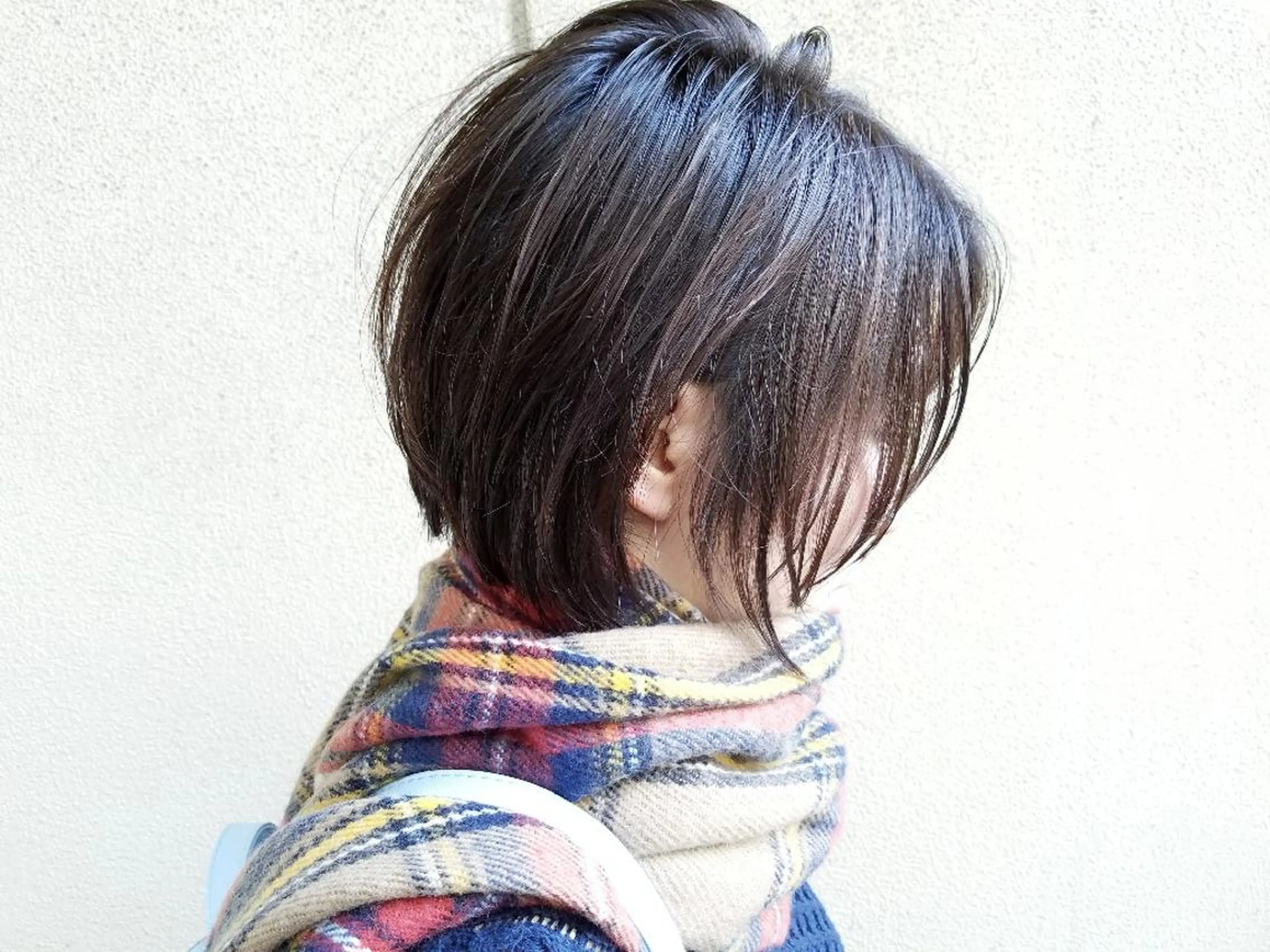 ショート カラー ブルーカラー ブルージュ ショートヘア ウルフ、ボブ美容師 今井のヘアスタイル