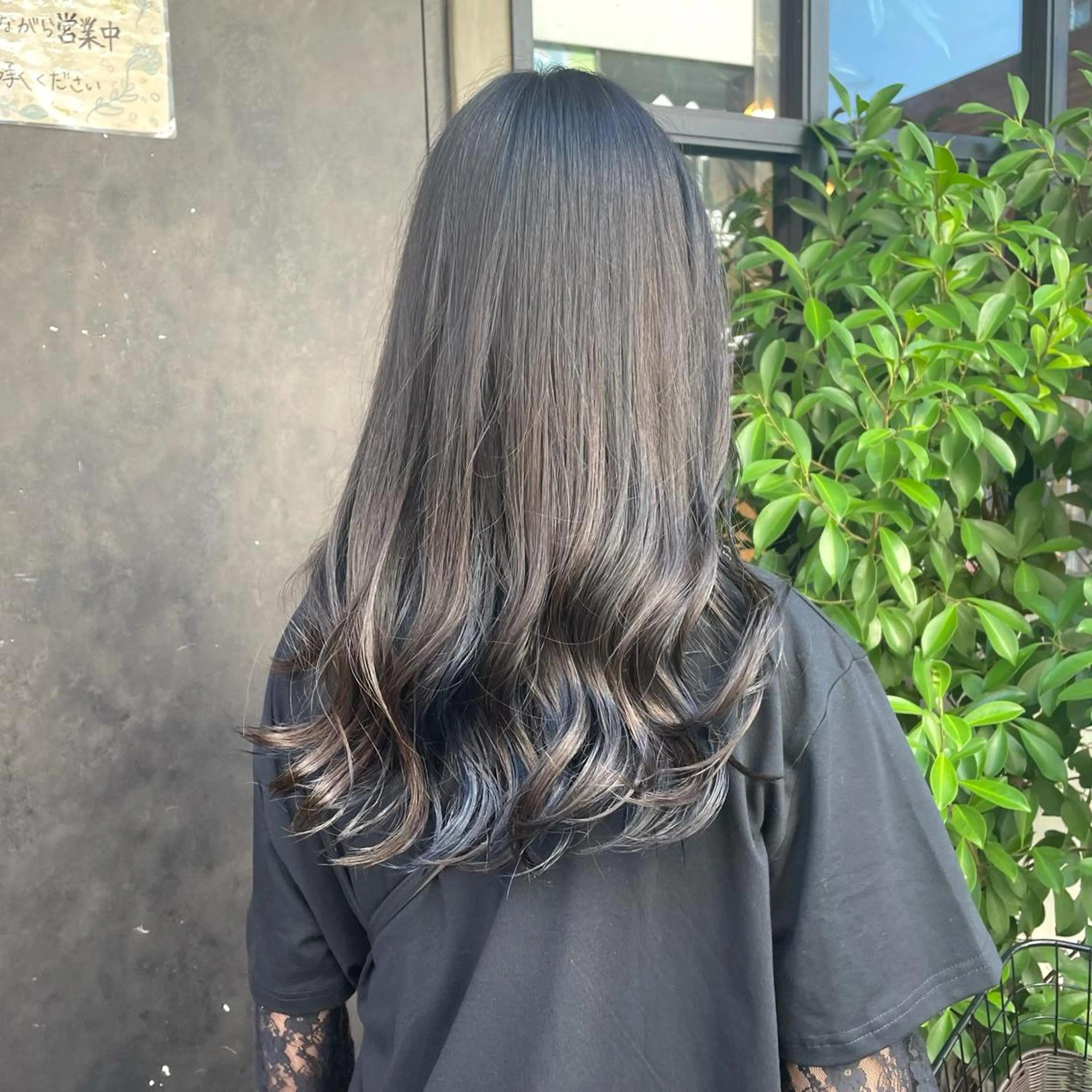 ロング カラー アッシュ ブルーカラー インナーカラー パープルカラー ヘアカラー 竹内 春奈のヘアスタイル