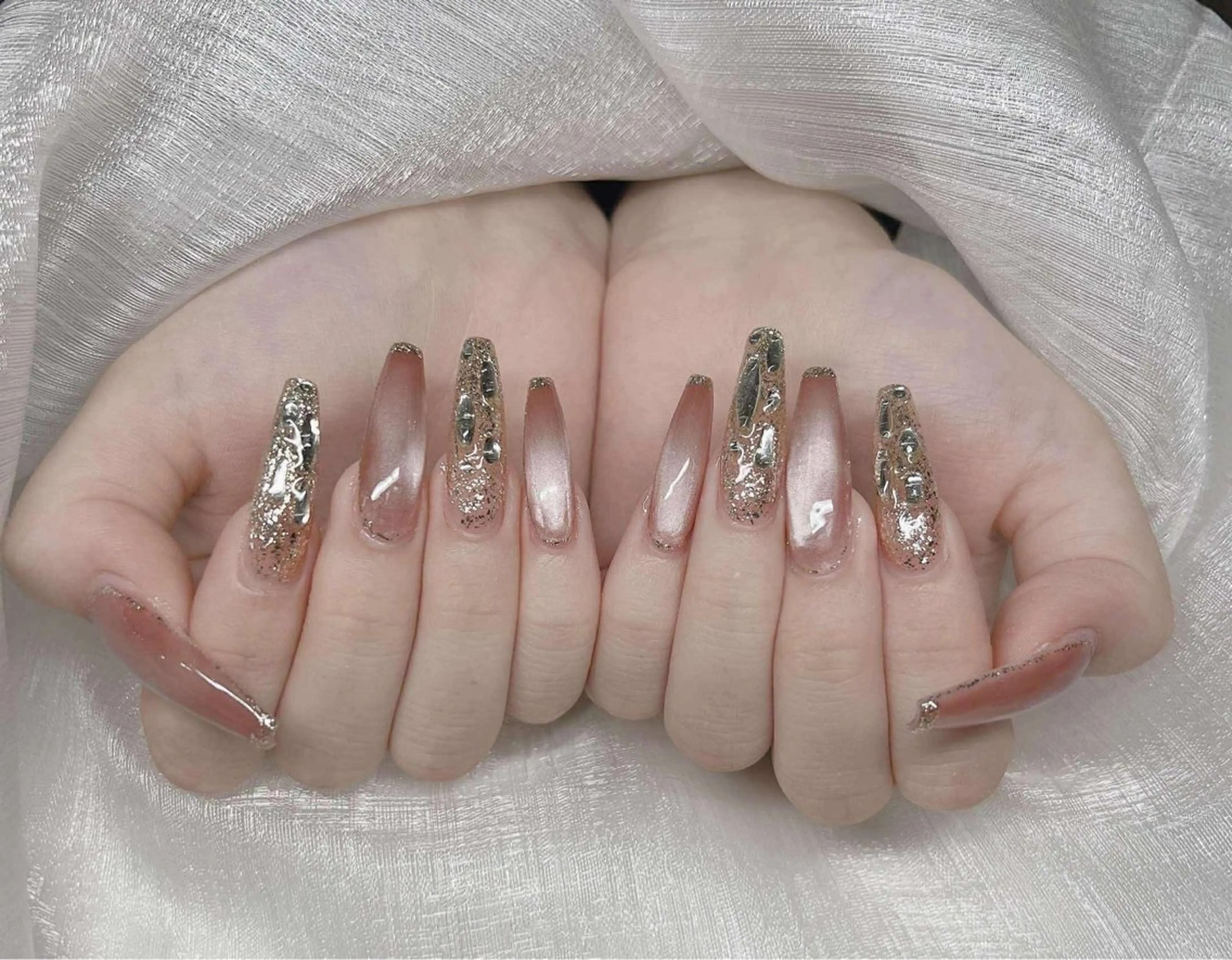 ネイル 長さ出し グラデーション 卒業式 キラキラネイル マグネットネイル ハンドネイル Lee Nailsのネイルデザイン