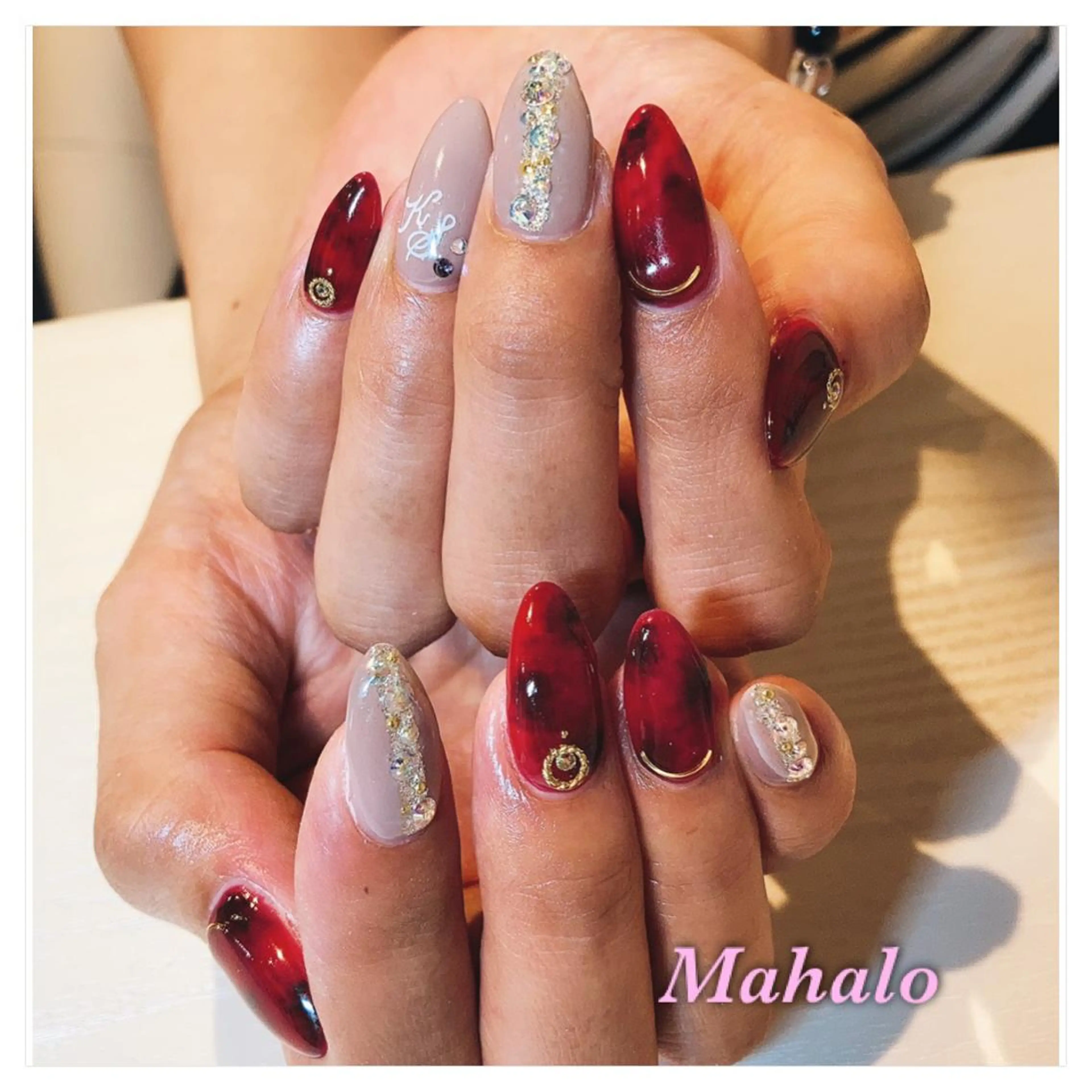 ネイル べっ甲ネイル ボルドー ジェルネイル 赤色 Nail Salon Mahaloのネイルデザイン