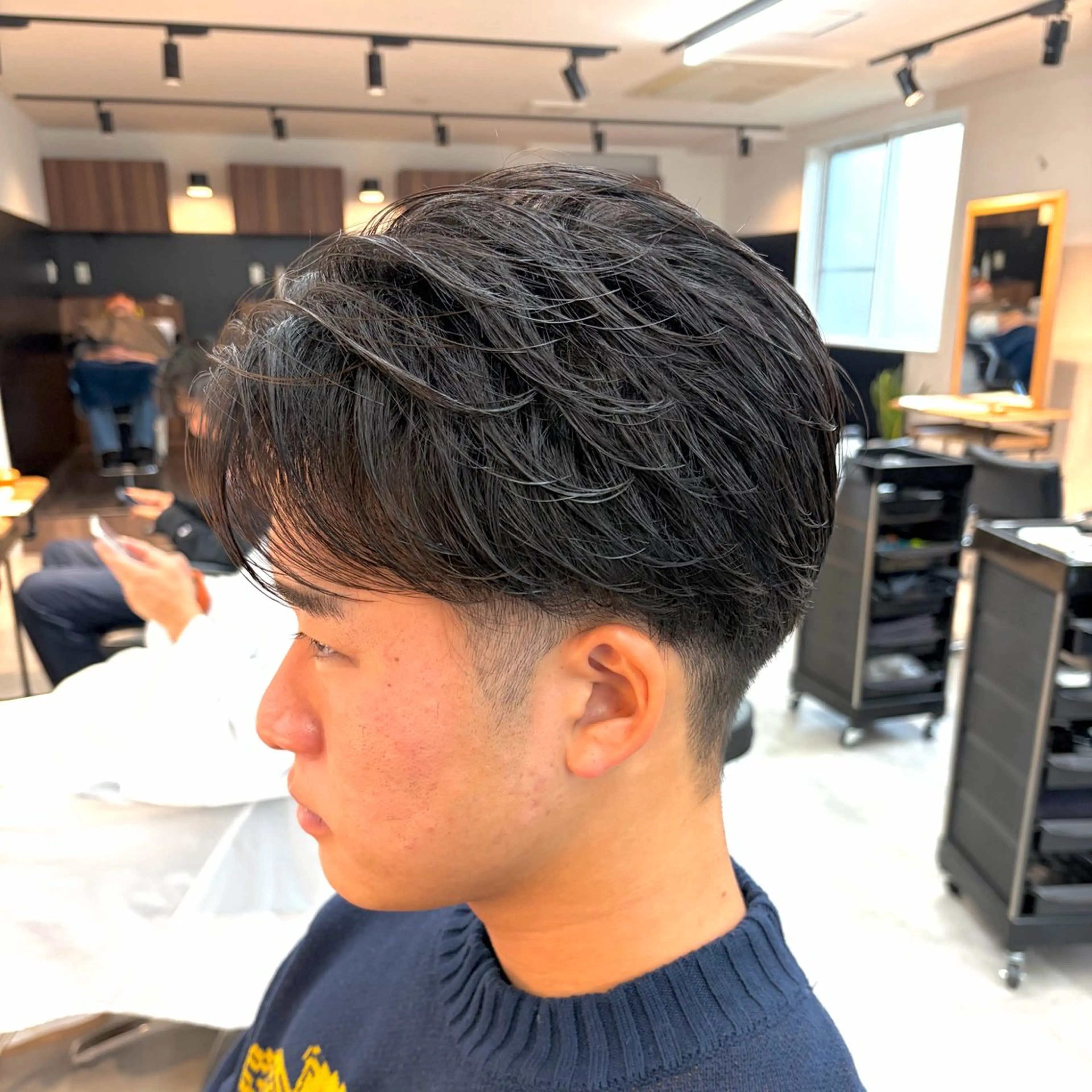 メンズ センターパート 刈り上げ カット 男の理想を叶える🔥 メンズパーマ特化|関のヘアスタイル