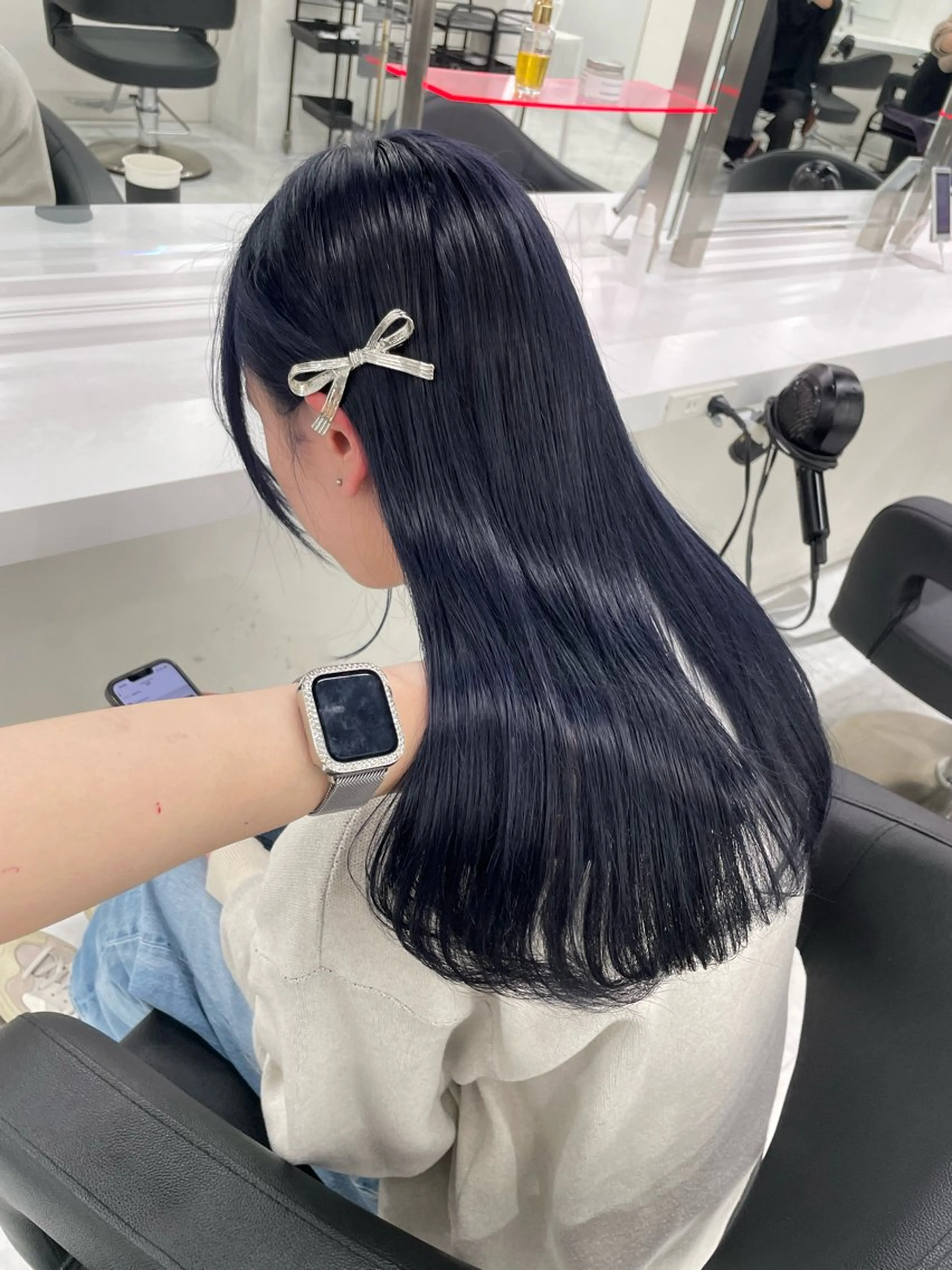 ミディアム 大人っぽ透明感暗髪 🤍shio🤍のヘアスタイル