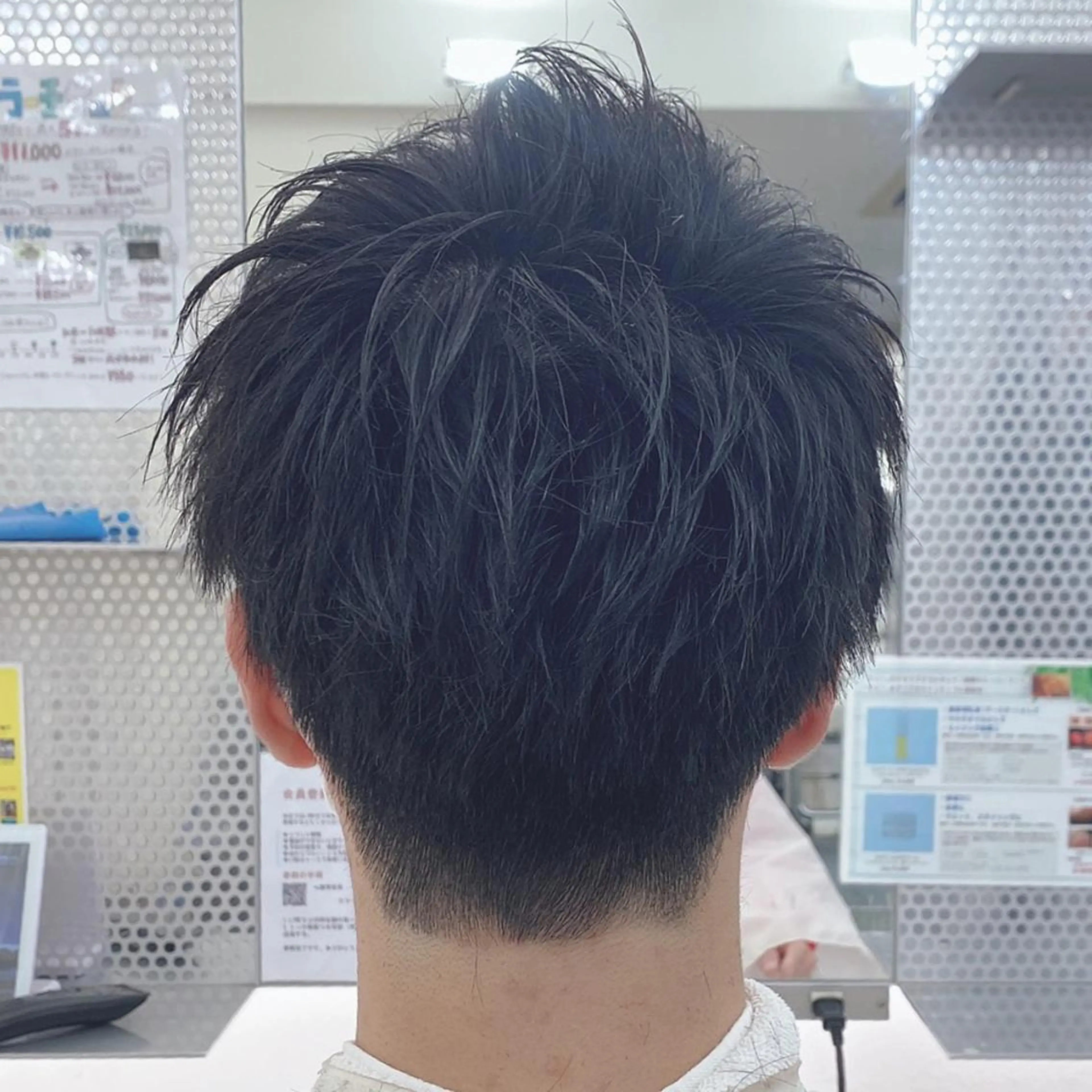 ショート カラー メンズ 【髪質改善特化】 艶髪/透明感カラーのヘアスタイル