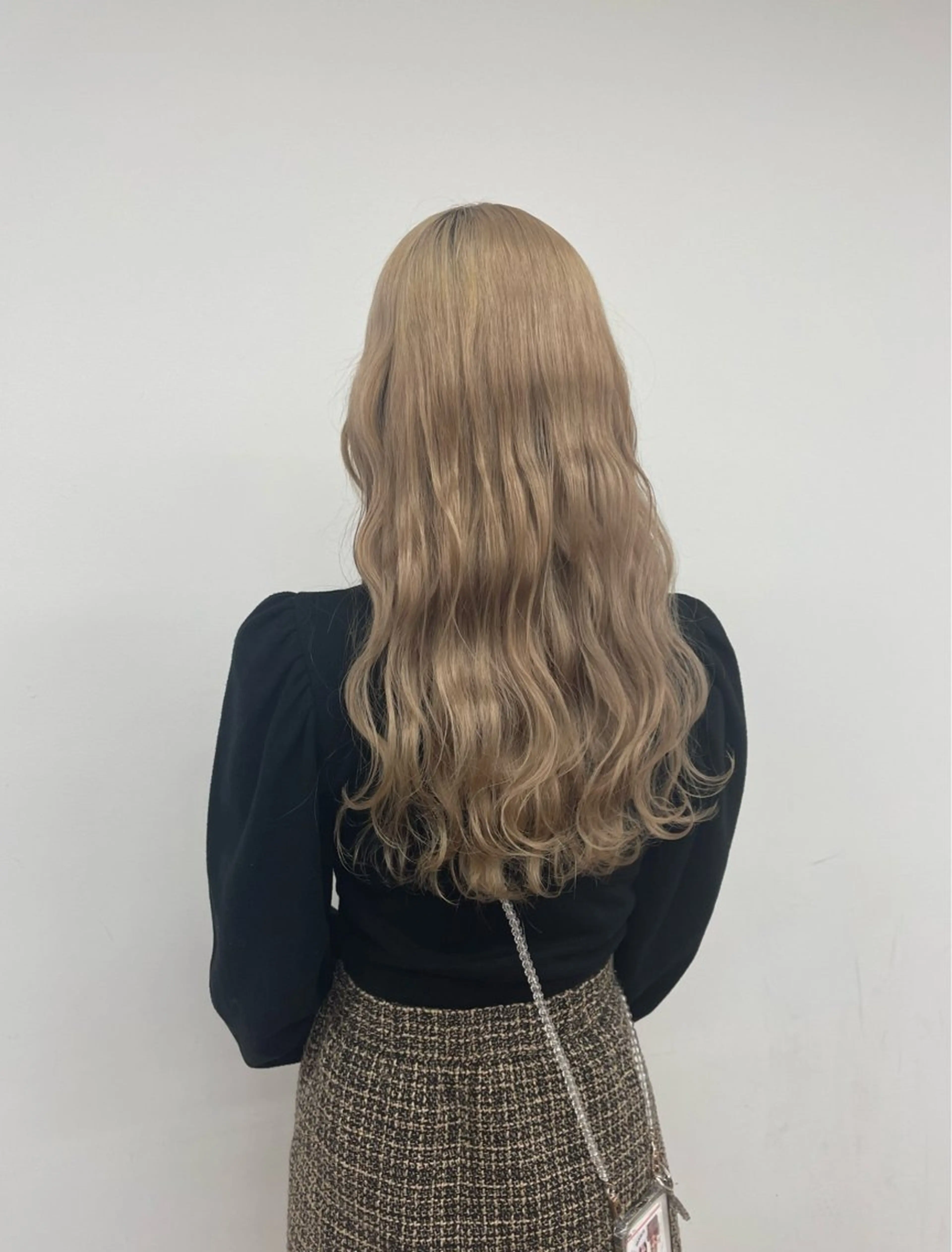 ロング ヘアカラー 鈴木瑛里／ブロンド ベージュ／ピンクのヘアスタイル