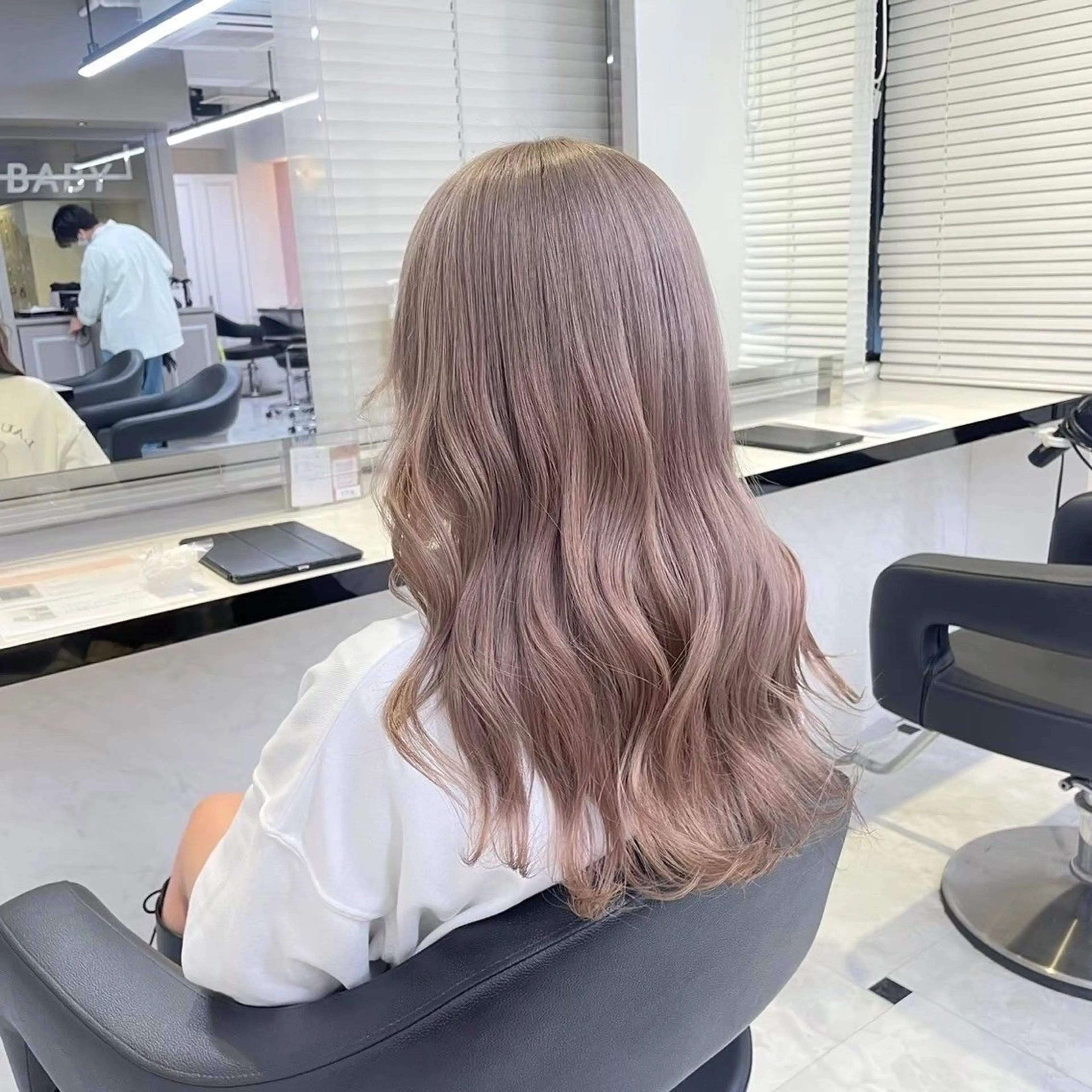 ミディアム カラー 赤みなし艶カラー🍈 ユウナ🍈🤍のヘアスタイル