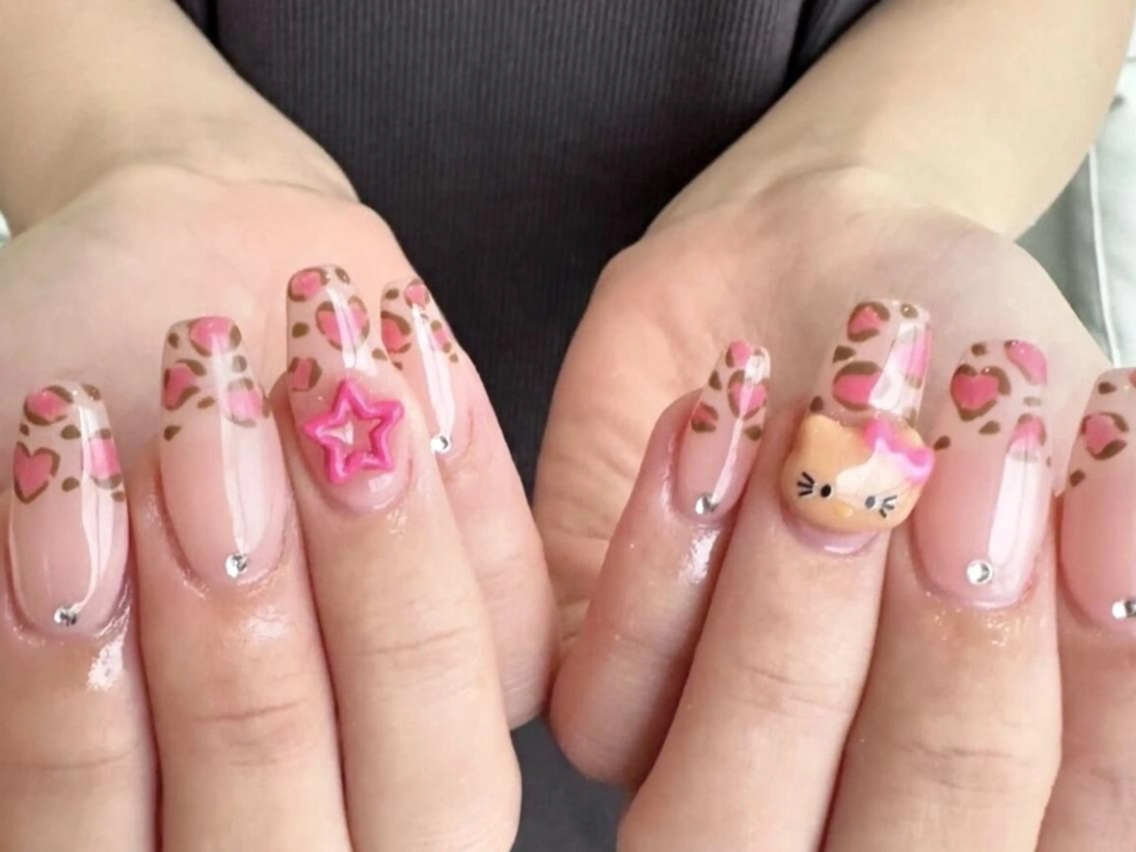 ネイル アートネイル 持ち込み Shis_🦄shi 韓国風キラキラネイルのネイルデザイン