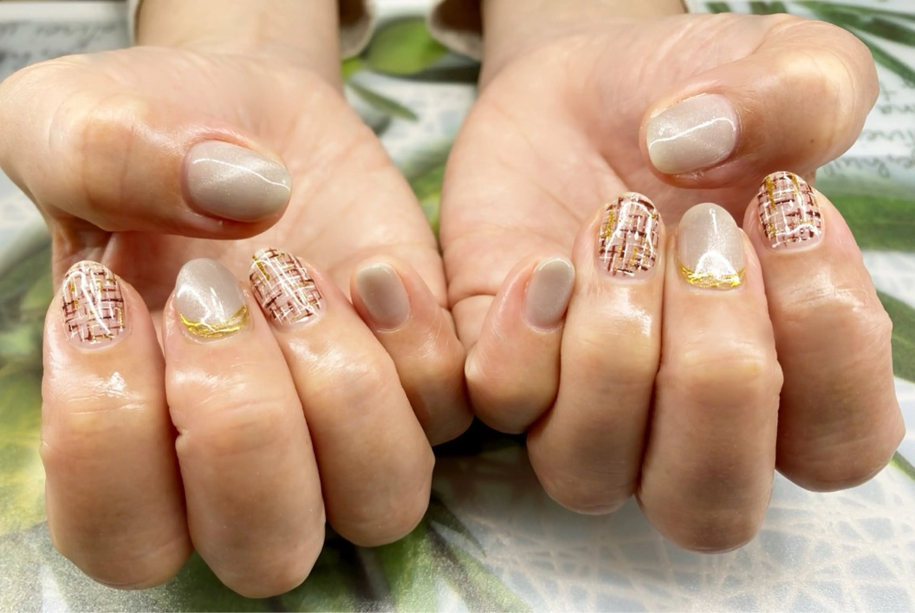ネイル マグネットネイル ツイードネイル ハンドネイル ネイルサロン nail_upのネイルデザイン