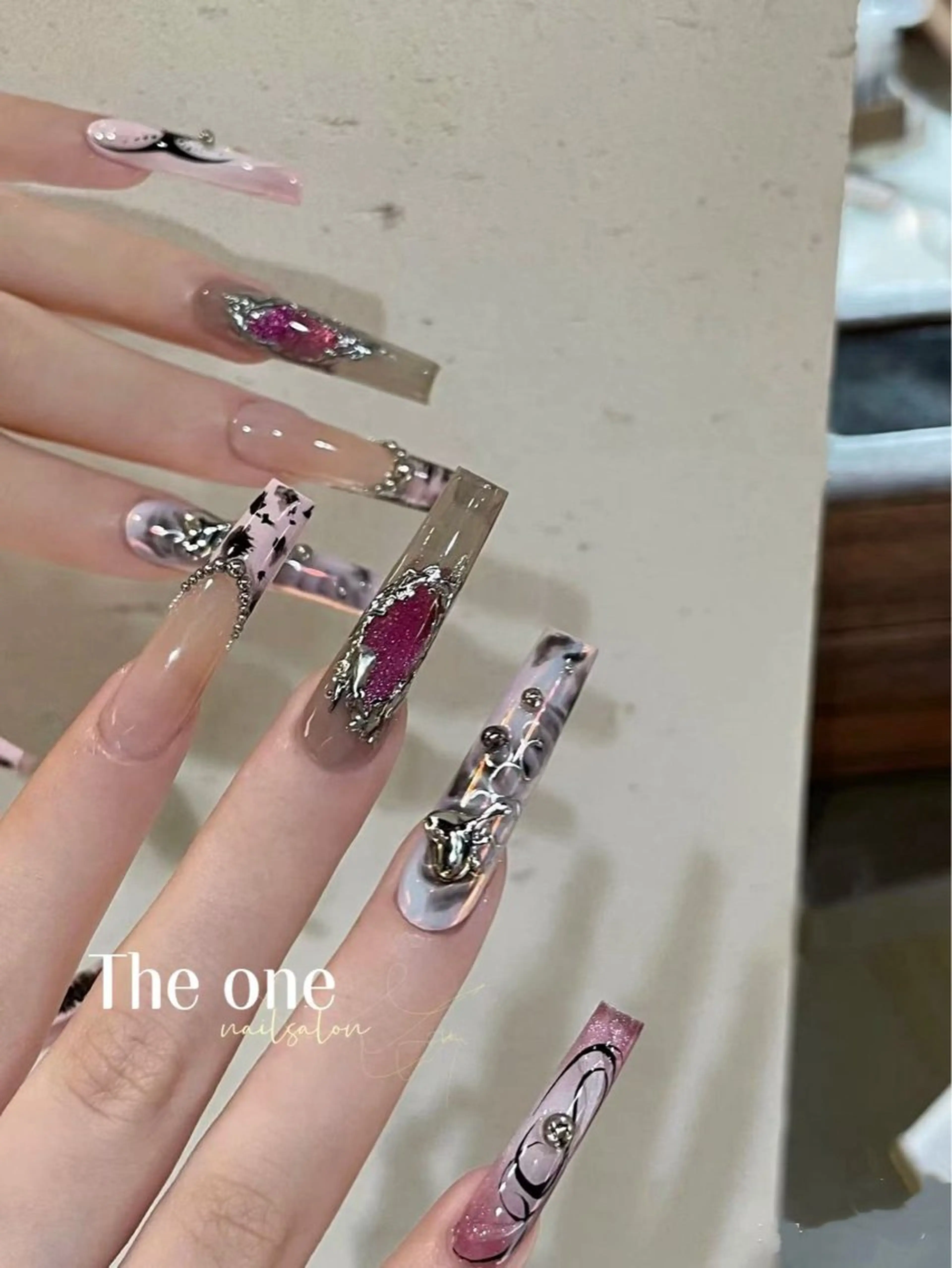 ネイル Theone栄店 赤松のネイルデザイン