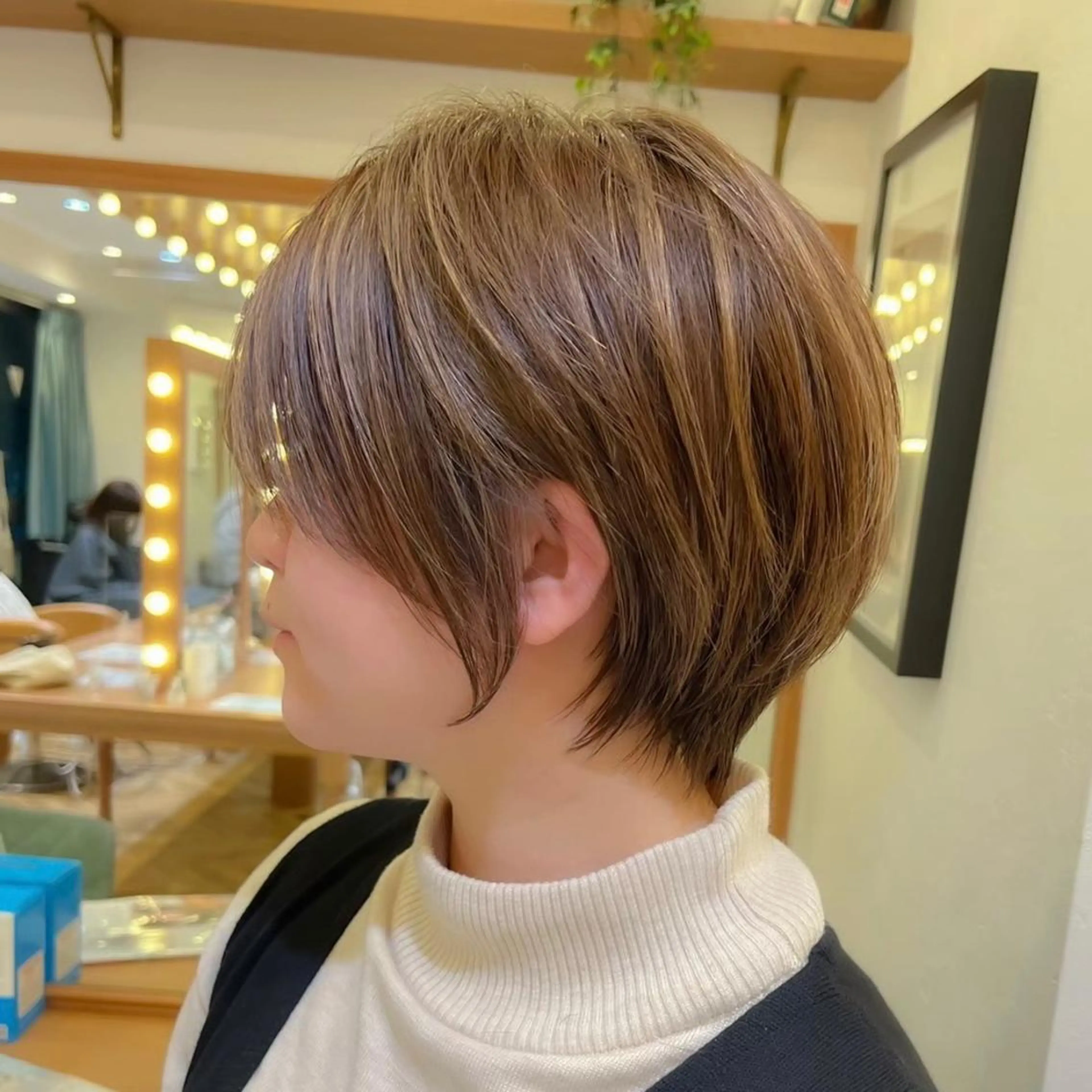 ショート 前下がりボブ ワンレンボブ アッシュ ボブ くせ毛 遠藤大雅✂︎ ショート/ボブのヘアスタイル