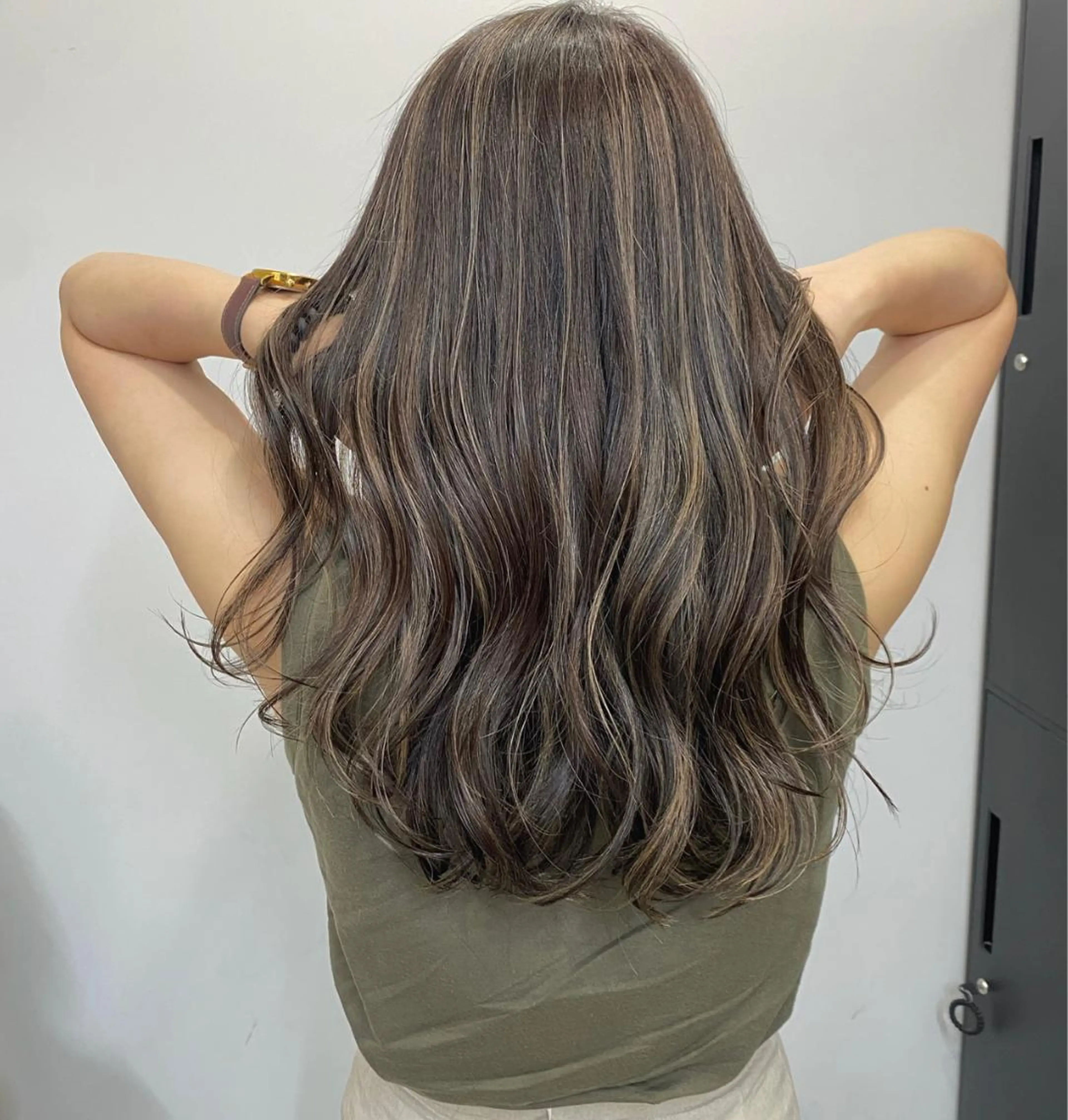 セミロング カラー パーマ ヘアアレンジ メンズ キッズ ネイル マツエク・マツパ アイブロウ ヘアカラー ハイライト、レイヤー カット/西梅田/中西のヘアスタイル