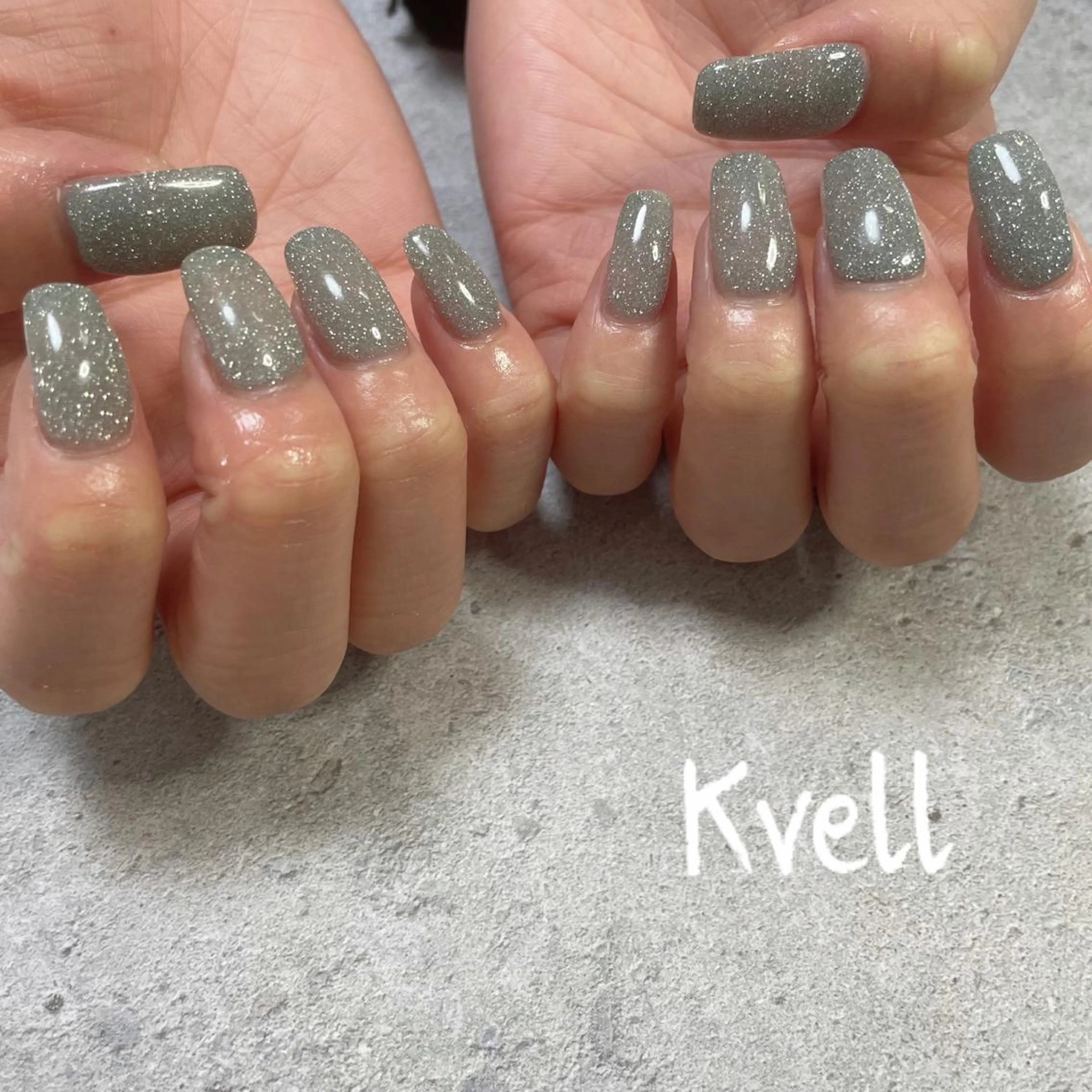 ネイル フラッシュネイル シルバー ハンドネイル nail salon  Kvell所属・nailsalon Kvellのネイルデザイン