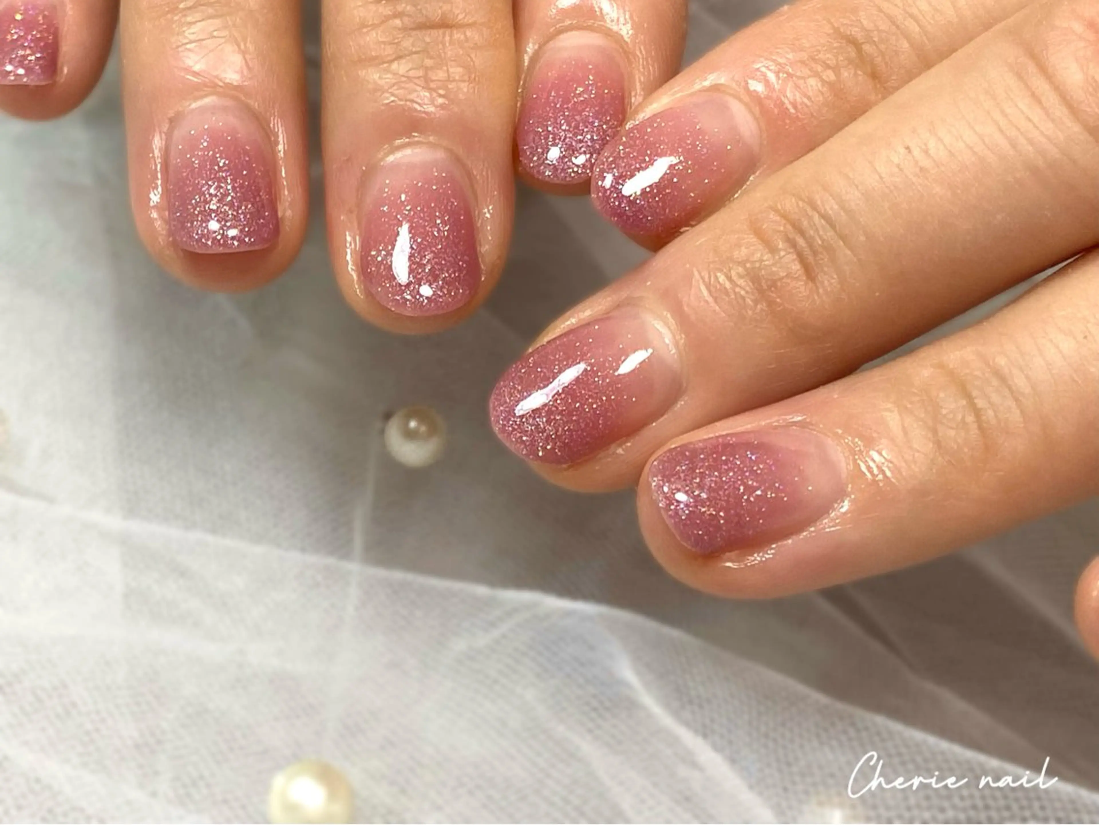 ネイル ジェルネイル グラデーション キラキラネイル ラメ(グリッター) ラメグラデーション Cherienail yunaのネイルデザイン