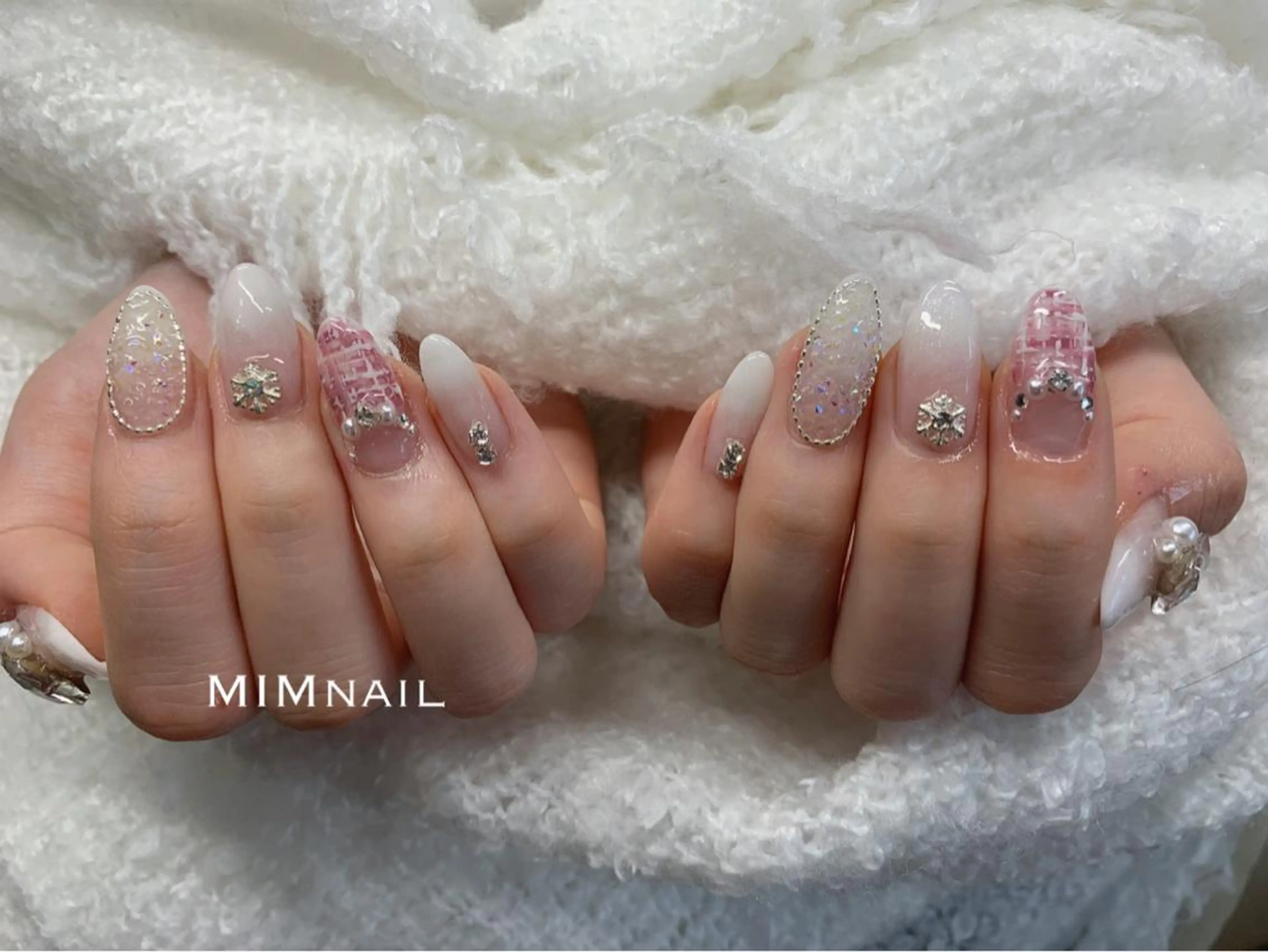 ネイル 長さ出し グラデーション 韓国ネイル スカルプネイル ホワイト *･*MIMnail *･゜ﾟ･*:･*のネイルデザイン