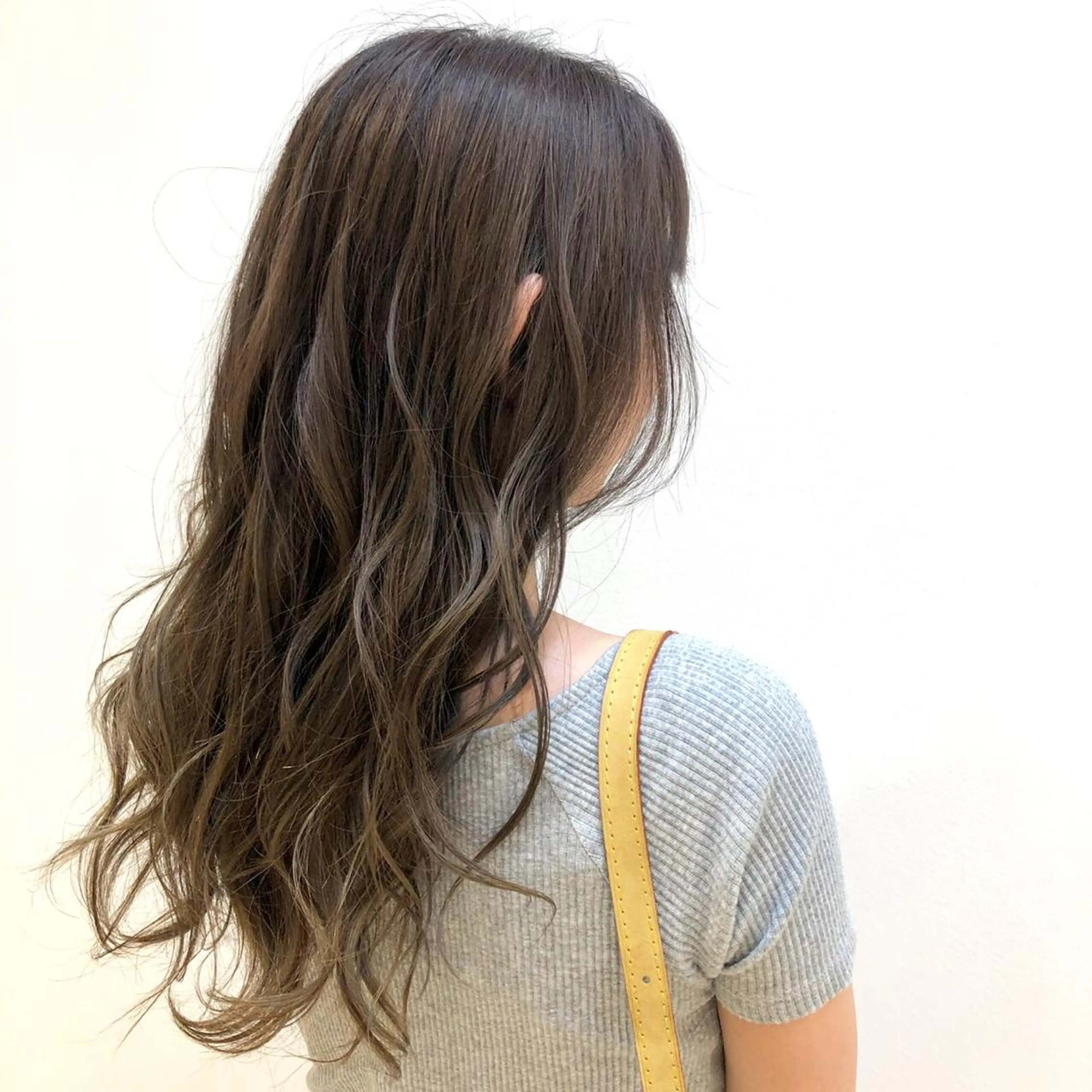 ロング カラー loca by tree所属・うる艶暖色カラー HARUNAのヘアスタイル