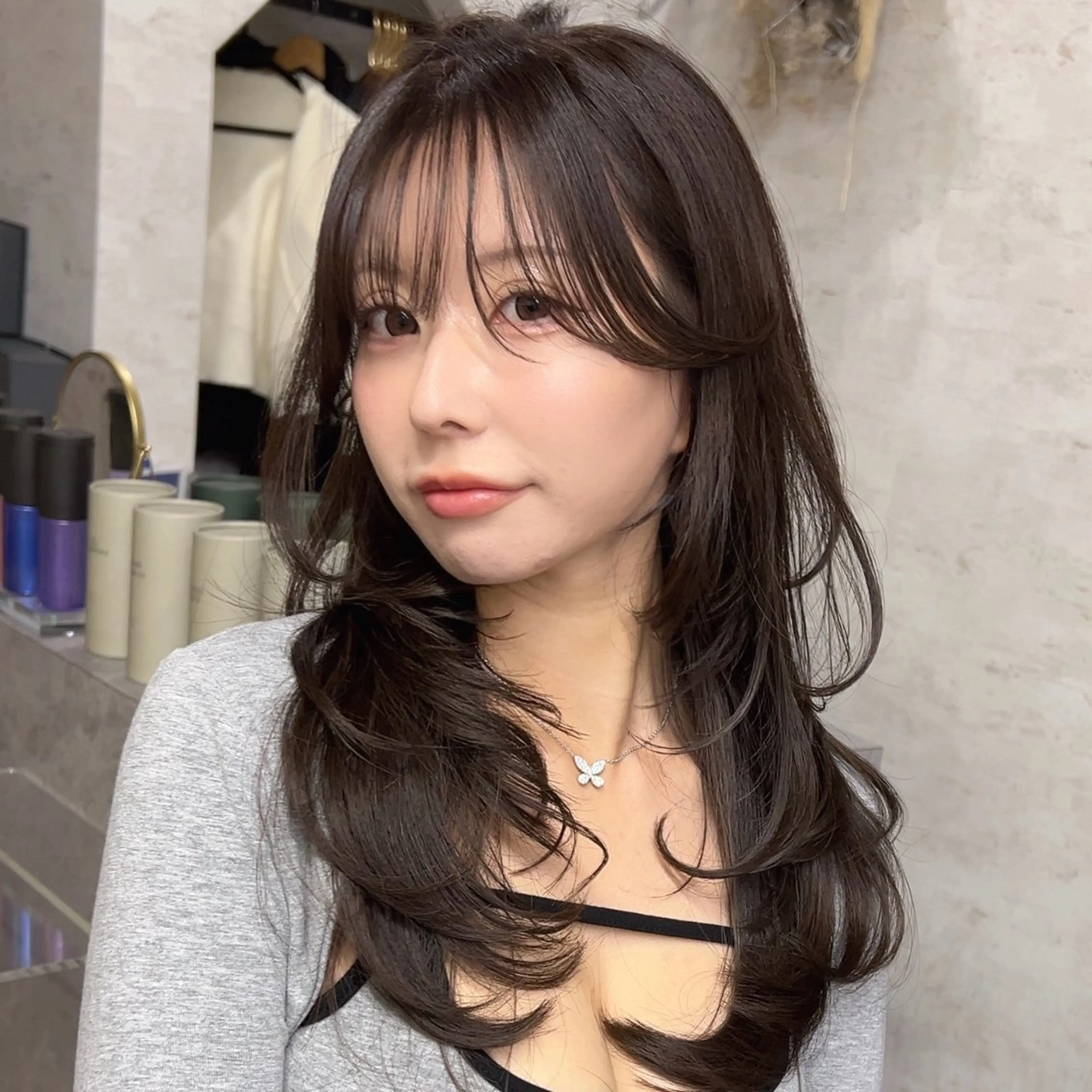 ロング くびれヘア 顔まわりレイヤー 外国人風カラー ヨシンモリ 韓国風ヘア レイヤ ーカット大名Lay.のヘアスタイル