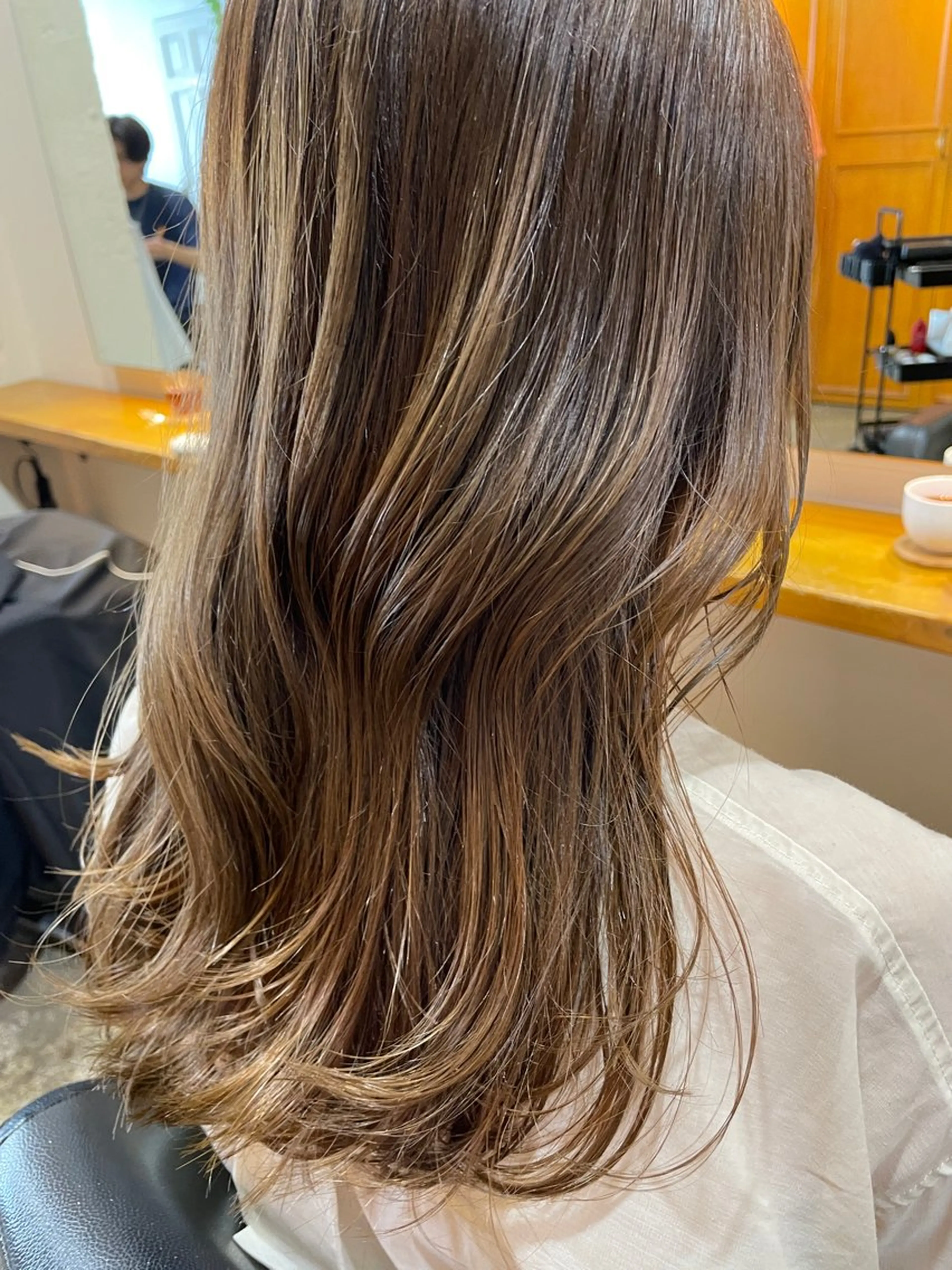 ミディアム カラー ベージュカラー オリーブベージュ カット ヘアカラー トリートメント レイヤー／似合わせ TAKUYAのヘアスタイル
