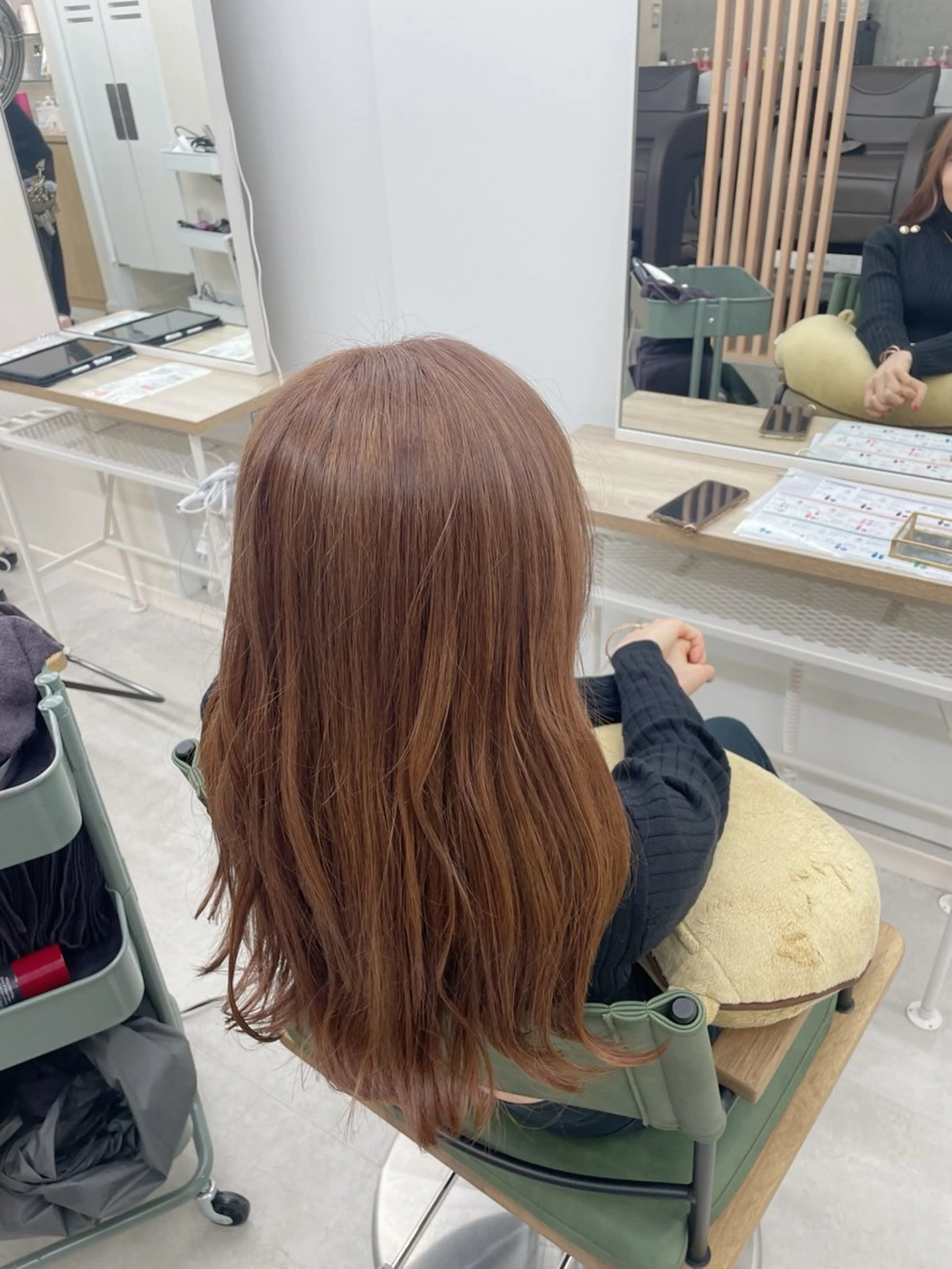 ロング カラー ヘアカラー NaVIユウジ ブリーチカラーのヘアスタイル