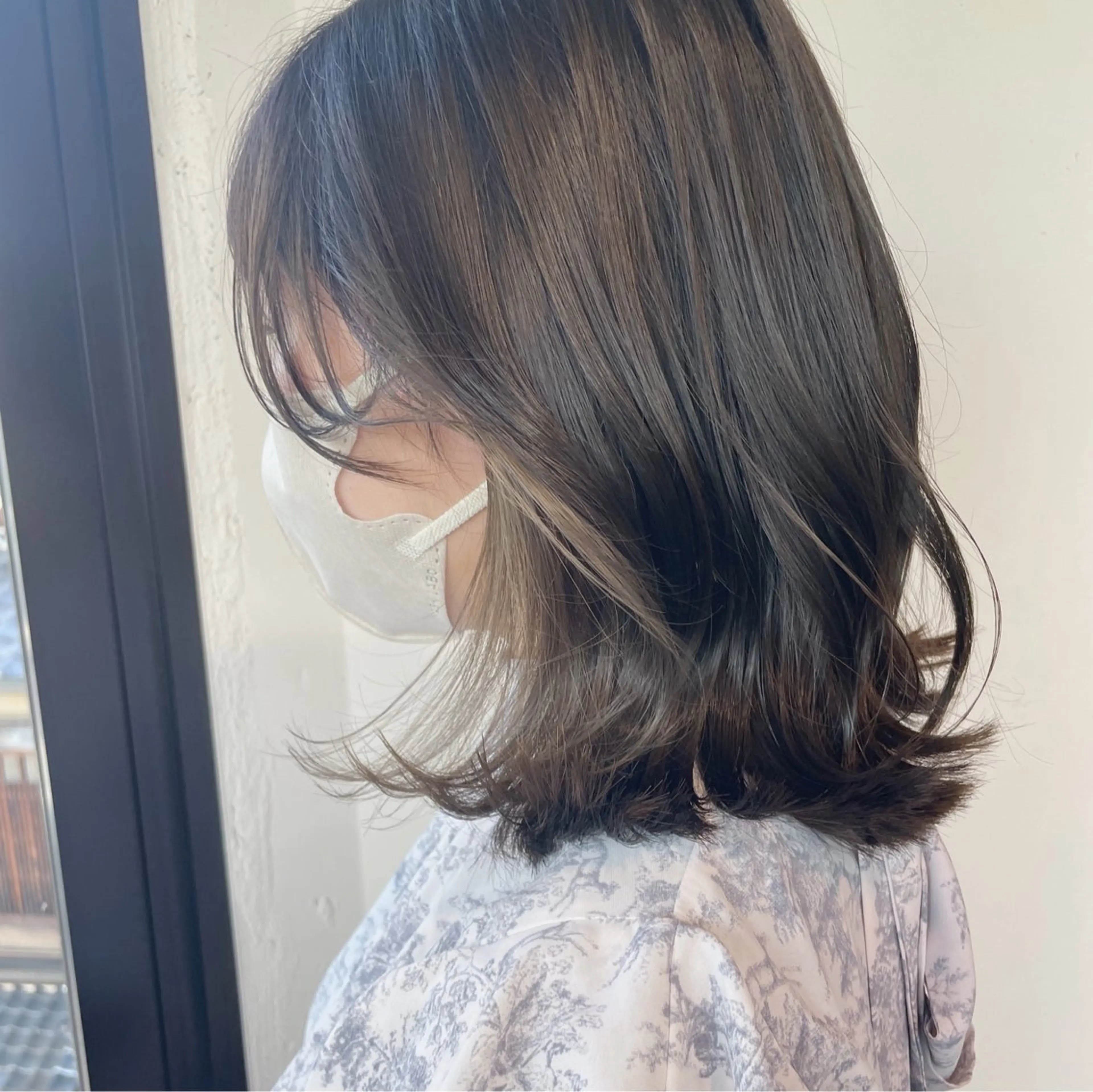 ミディアム カラー ベージュカラー インナーカラー ホワイトベージュ カット ヘアカラー 似合わせヘア🤍 面田法子のヘアスタイル