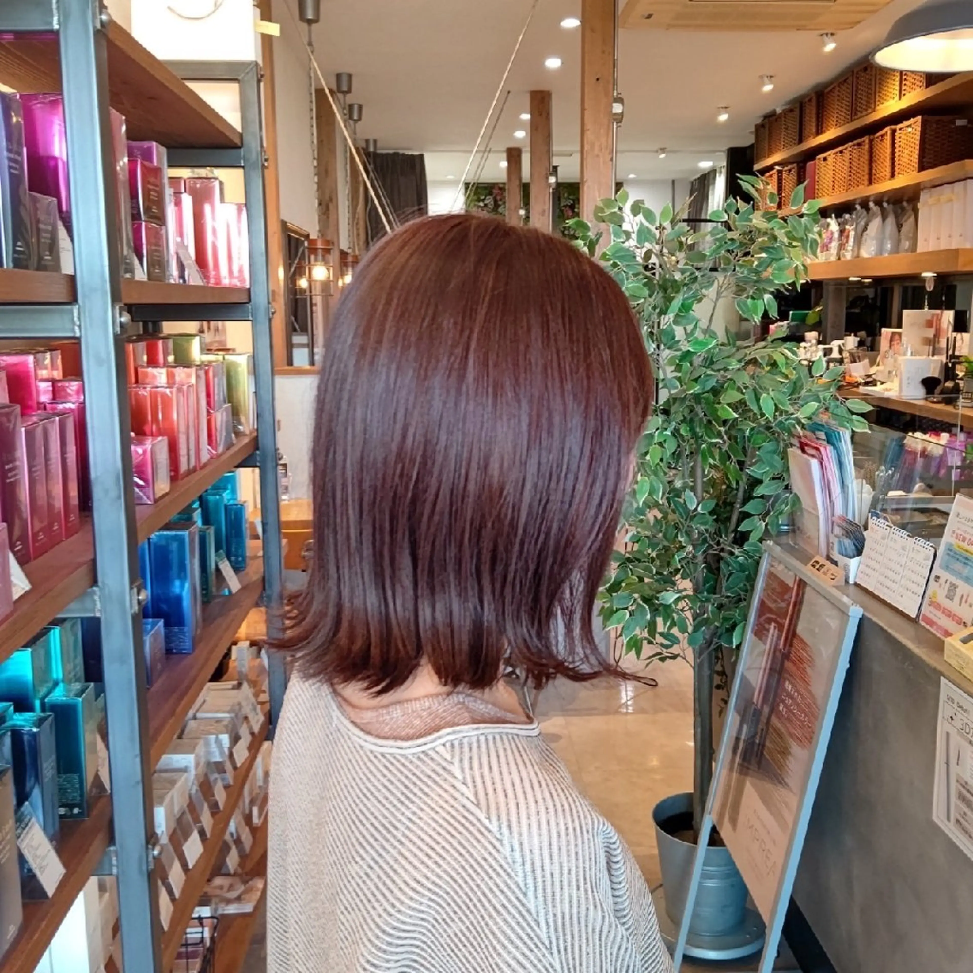 ミディアム カラー simon🩷半田 カットブリーチモデルのヘアスタイル