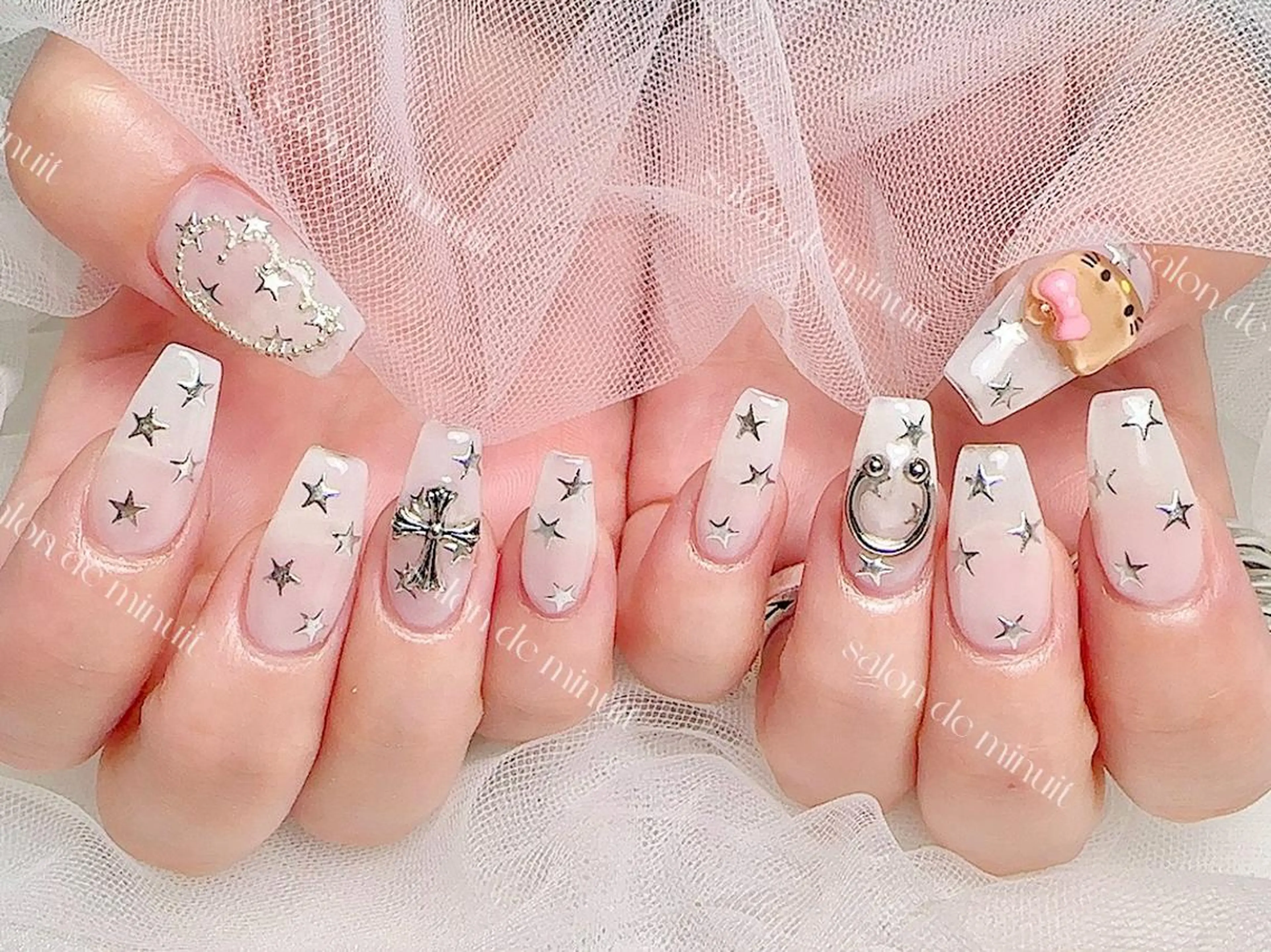 ネイル Salon de Minuit🦩のネイルデザイン