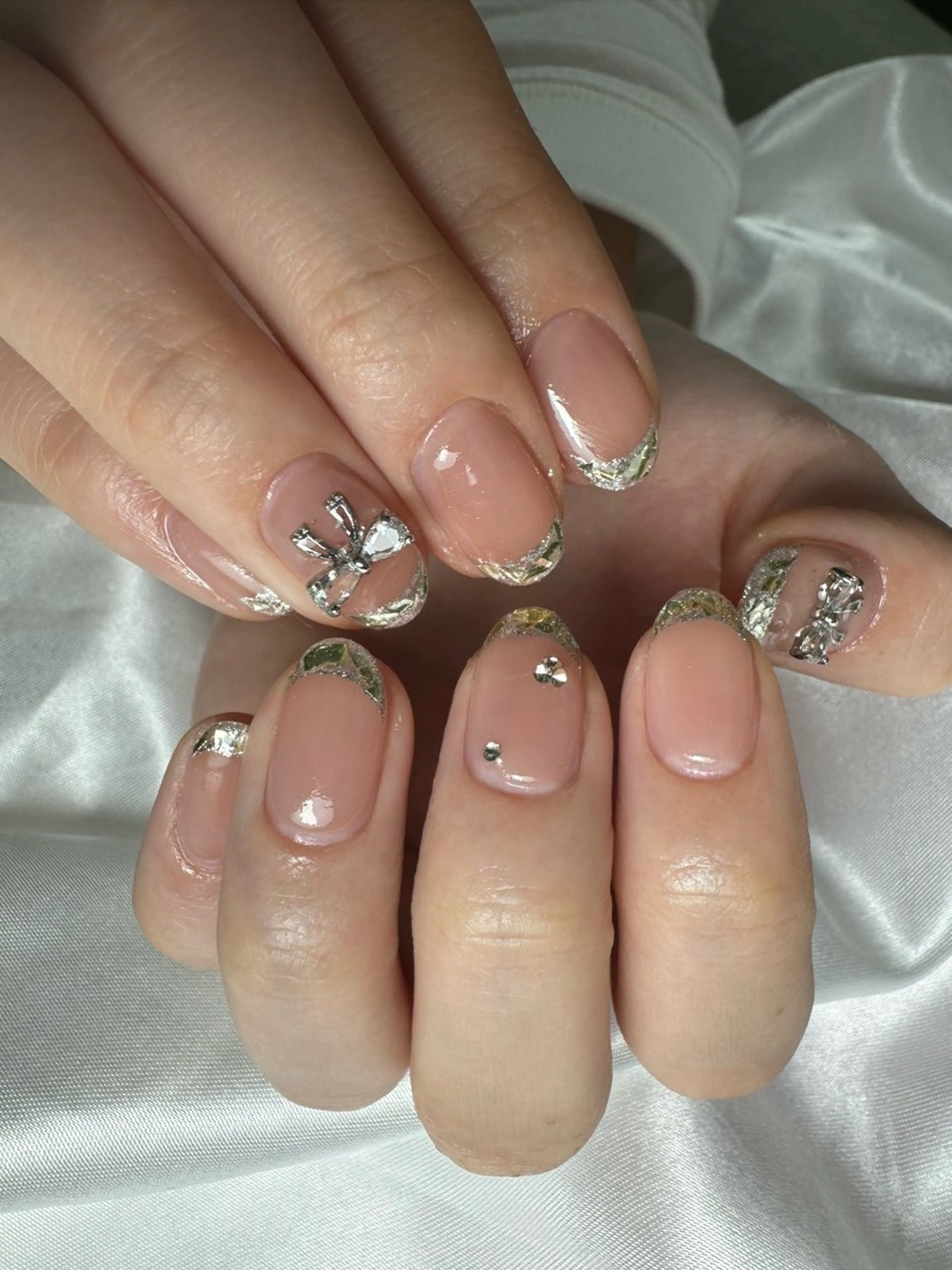 ネイル フレンチネイル ジェルネイル ガラスフレンチ 持ち込み オフィスネイル ハンドネイル flowers nailのネイルデザイン