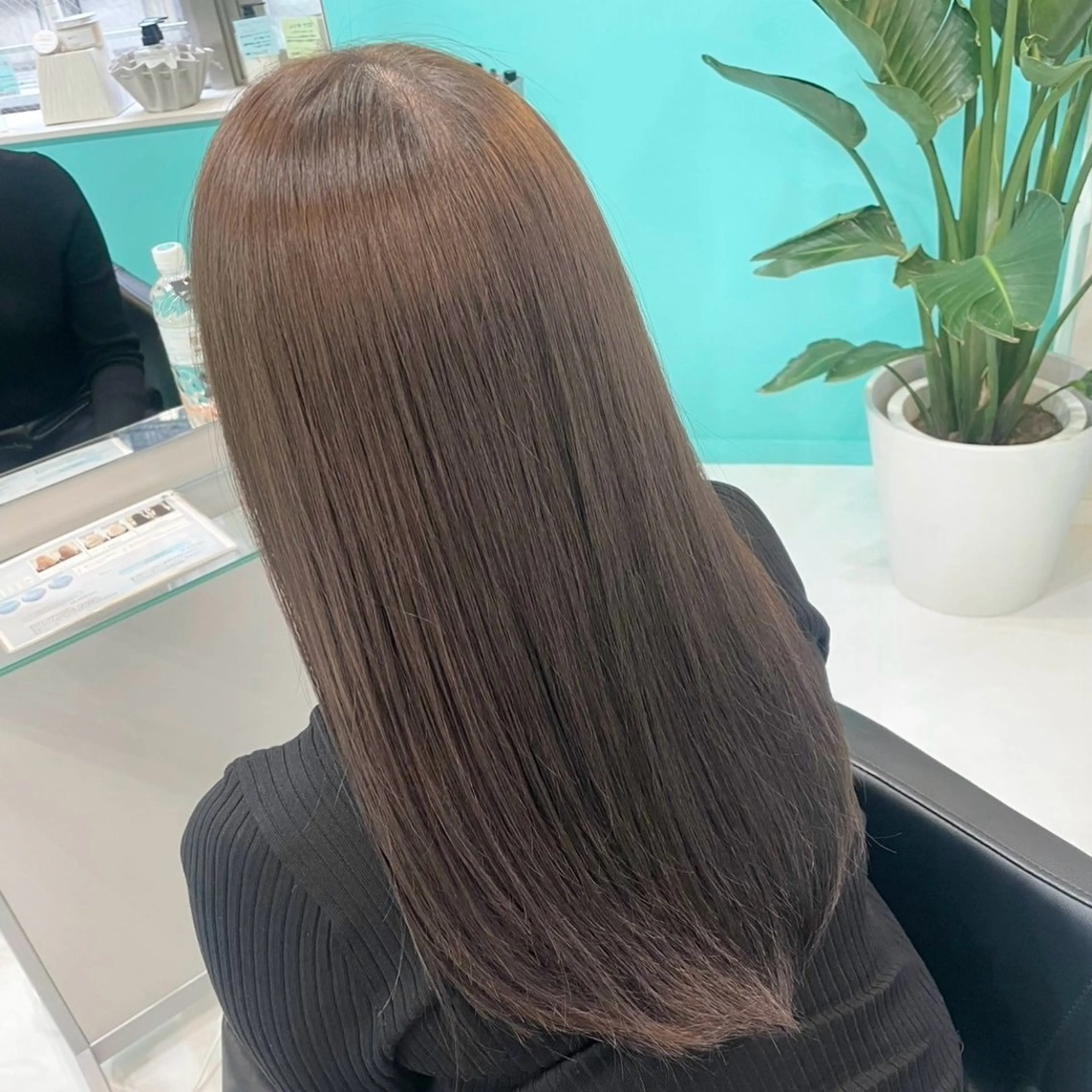 セミロング カラー ベージュカラー オリーブベージュ 艶/透明感 🫧カラーのヘアスタイル