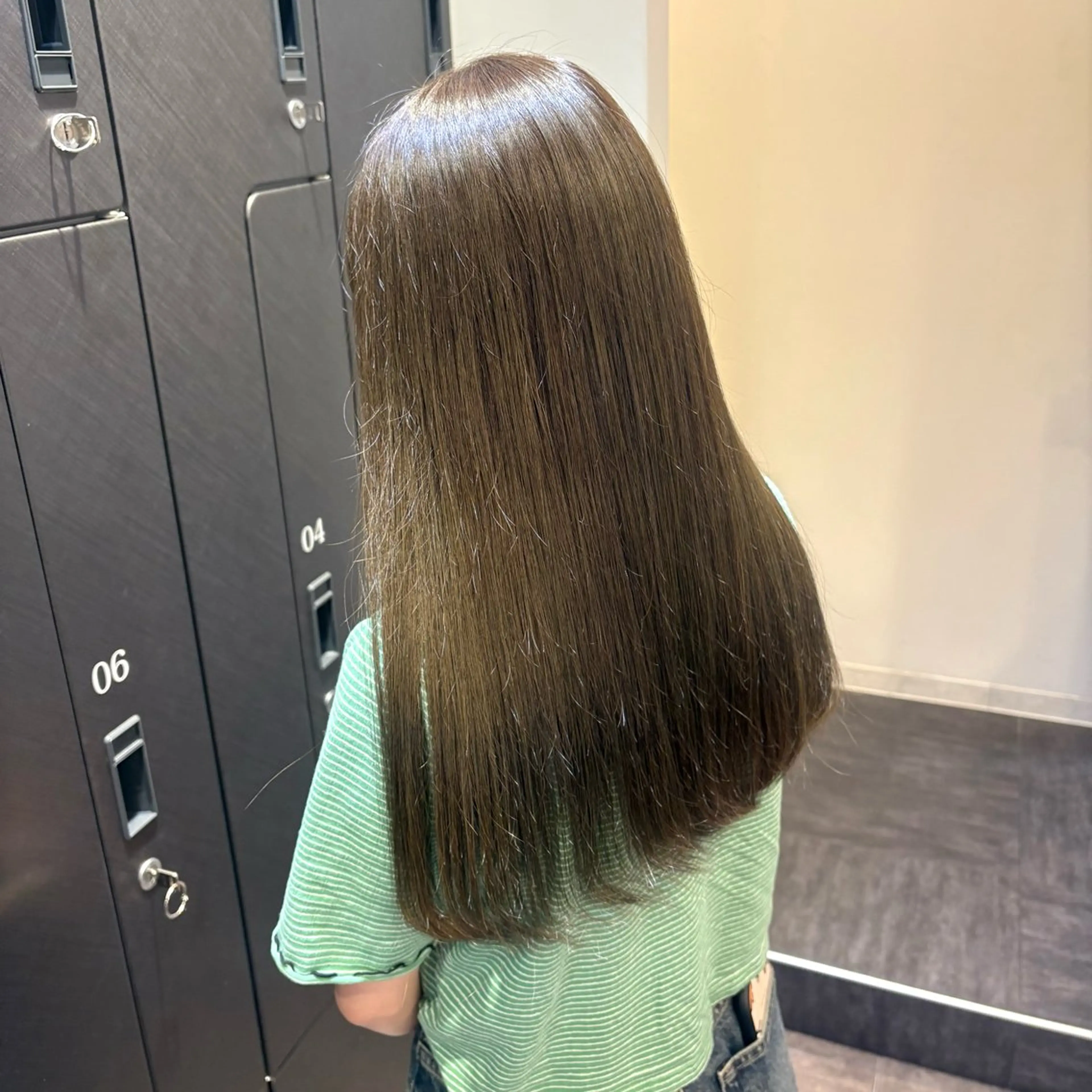 ロング カラー ベージュカラー ブリーチ ダブルカラー ブリーチなしカラー オリーブベージュ カット ヘアカラー トリートメント 🖤大人可愛い⌇ 𝐑 𝐈 𝐎🖤のヘアスタイル