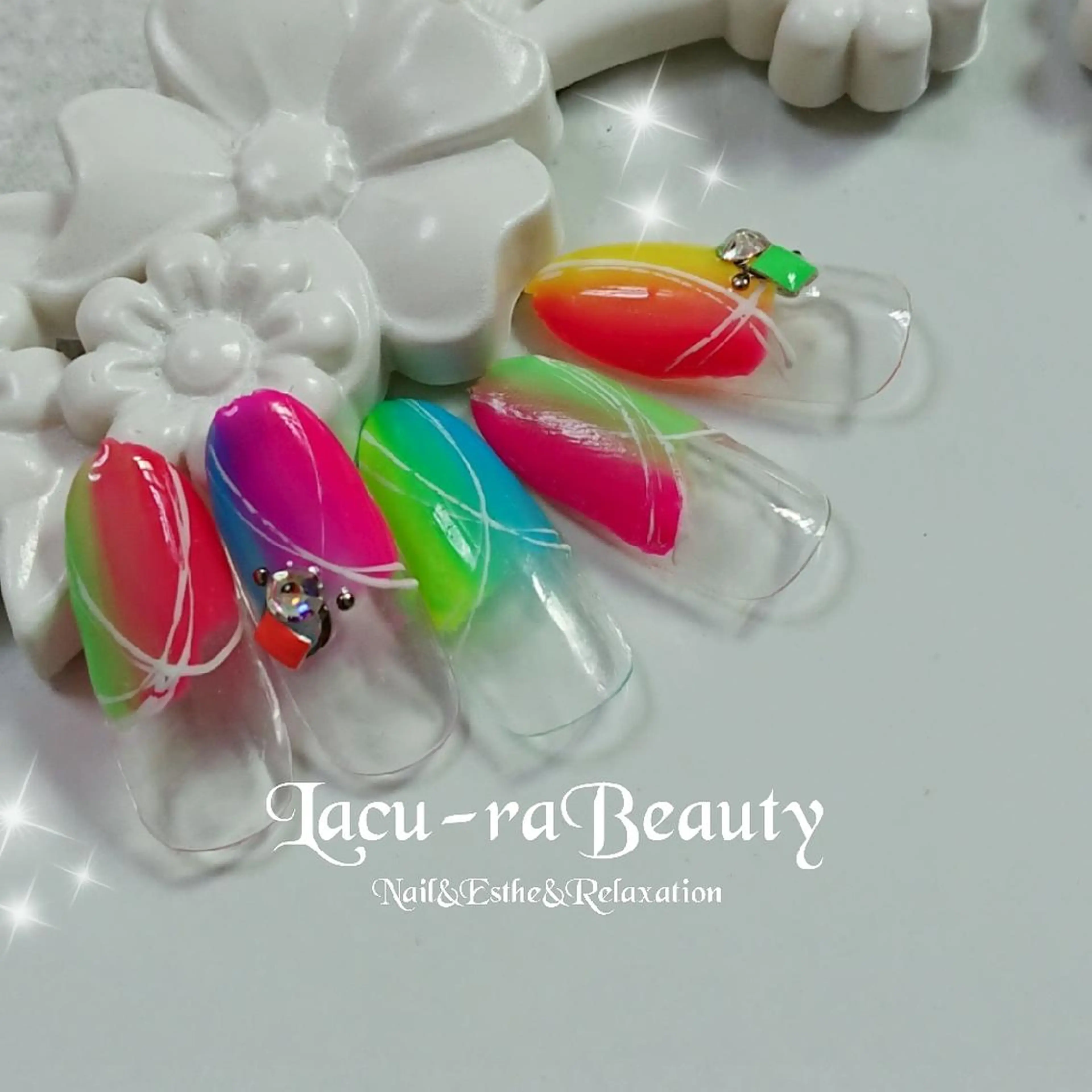 ネイル 小顔と腸の専門店 ラクーラビューティのエステ・リラクイメージ