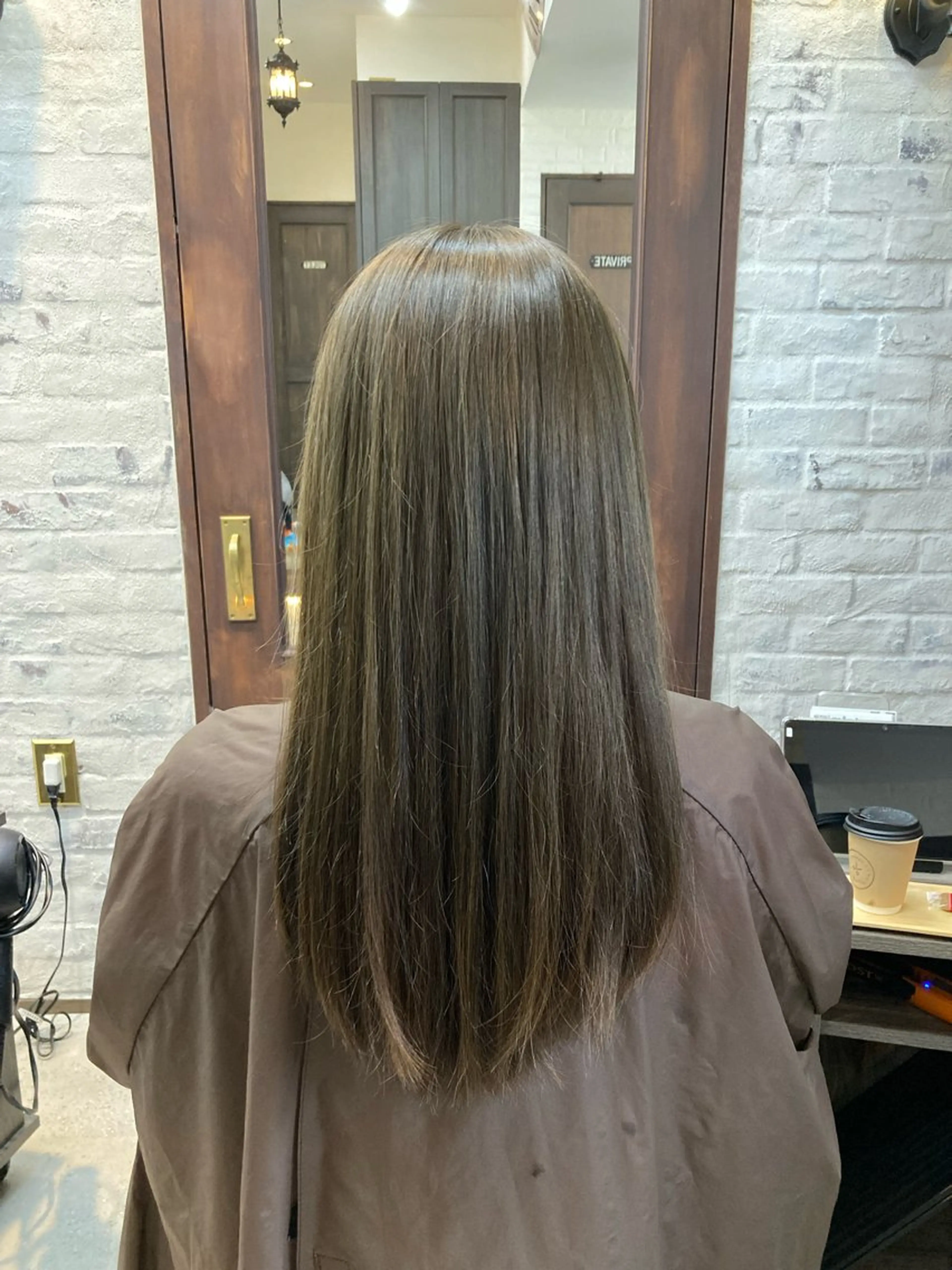 カラー オリーブカラー 加茂野 緑のヘアスタイル