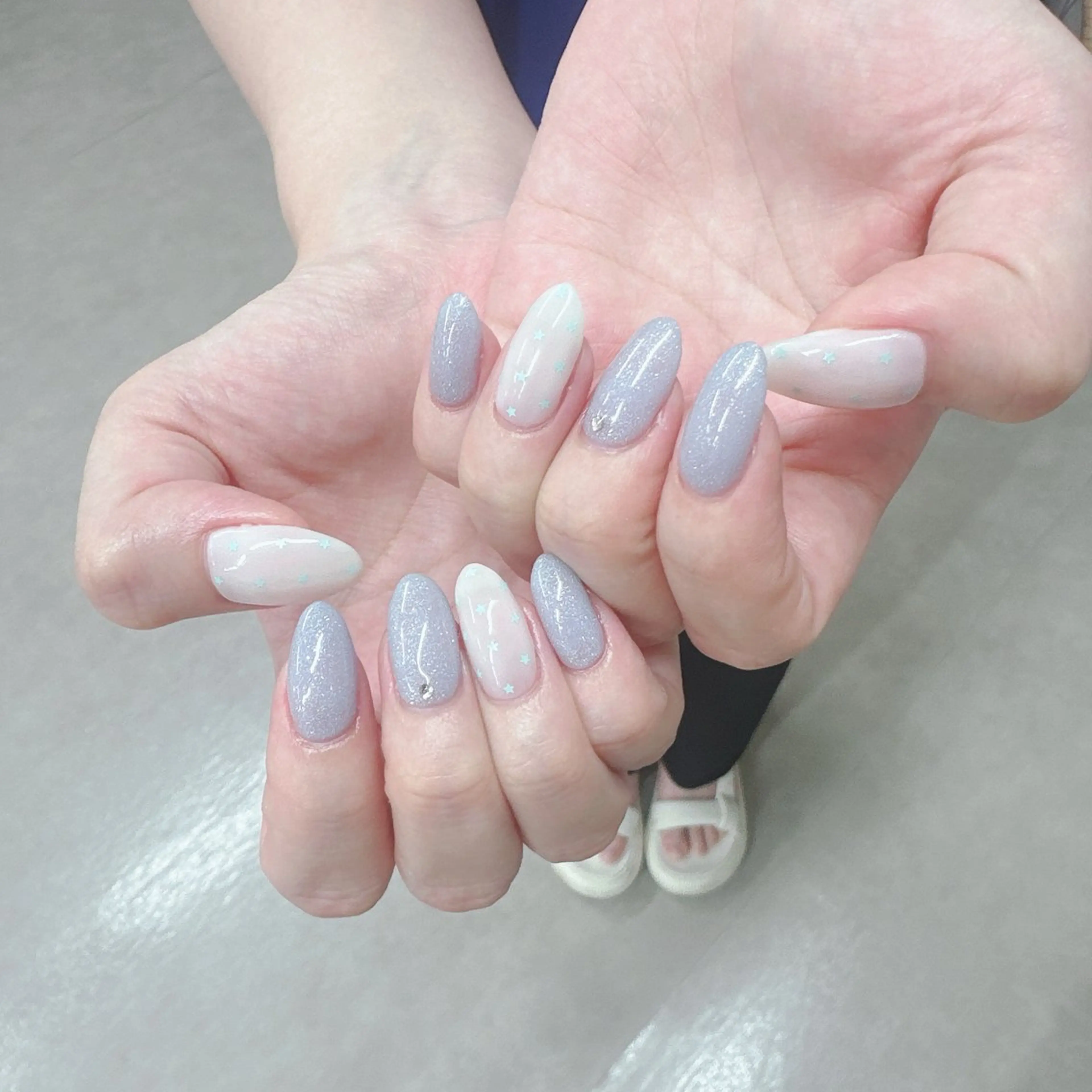 ネイル アートネイル ジェルネイル グラデーション キラキラネイル ラメ(グリッター) ハンドネイル Viola Nailsalon所属・Viola. 優花のネイルデザイン