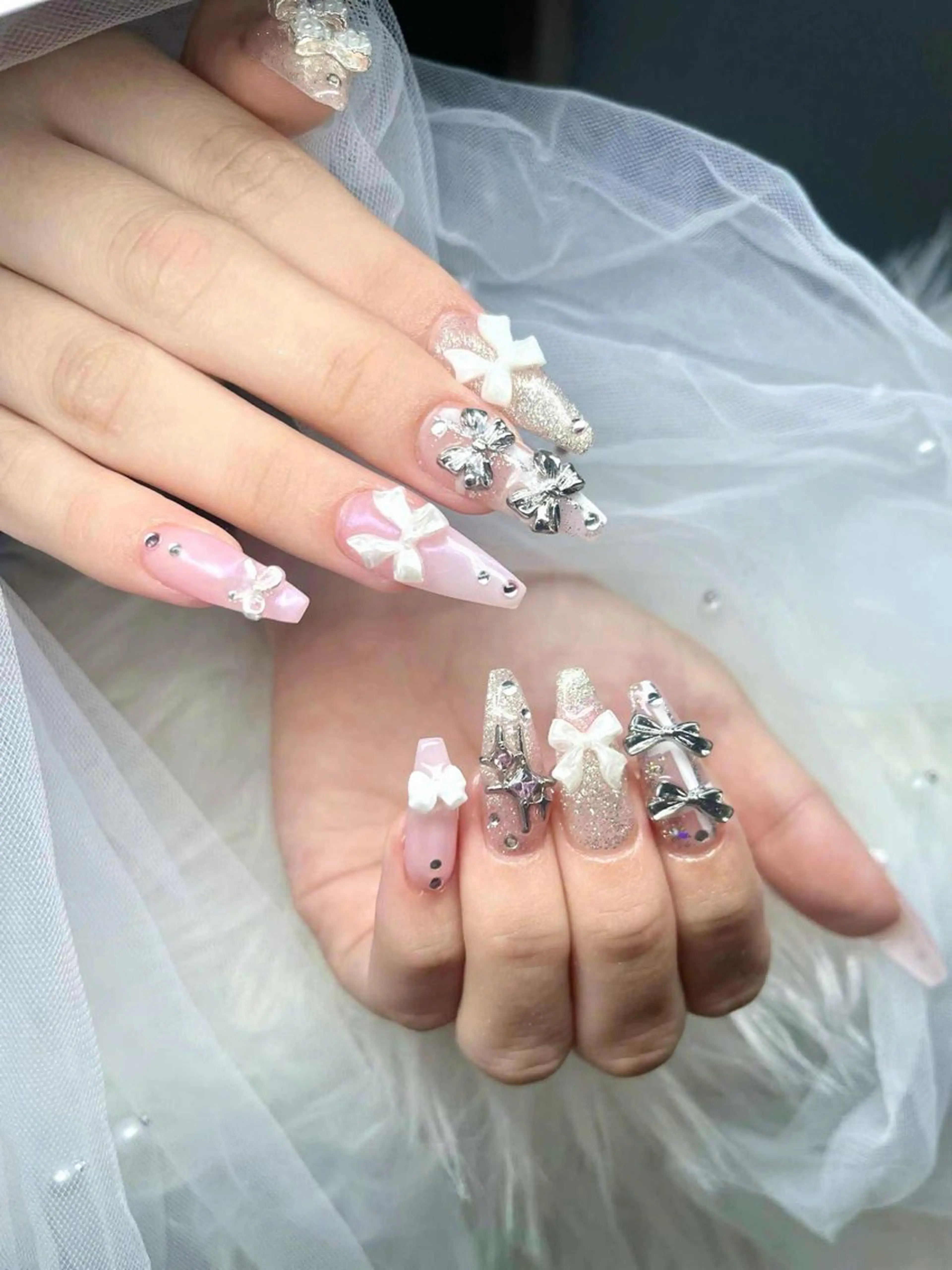 ネイル フレンチネイル ジェルネイル ガラスフレンチ ハロウィン ハート H.baby nail所属・H.baby Nail Salonのネイルデザイン