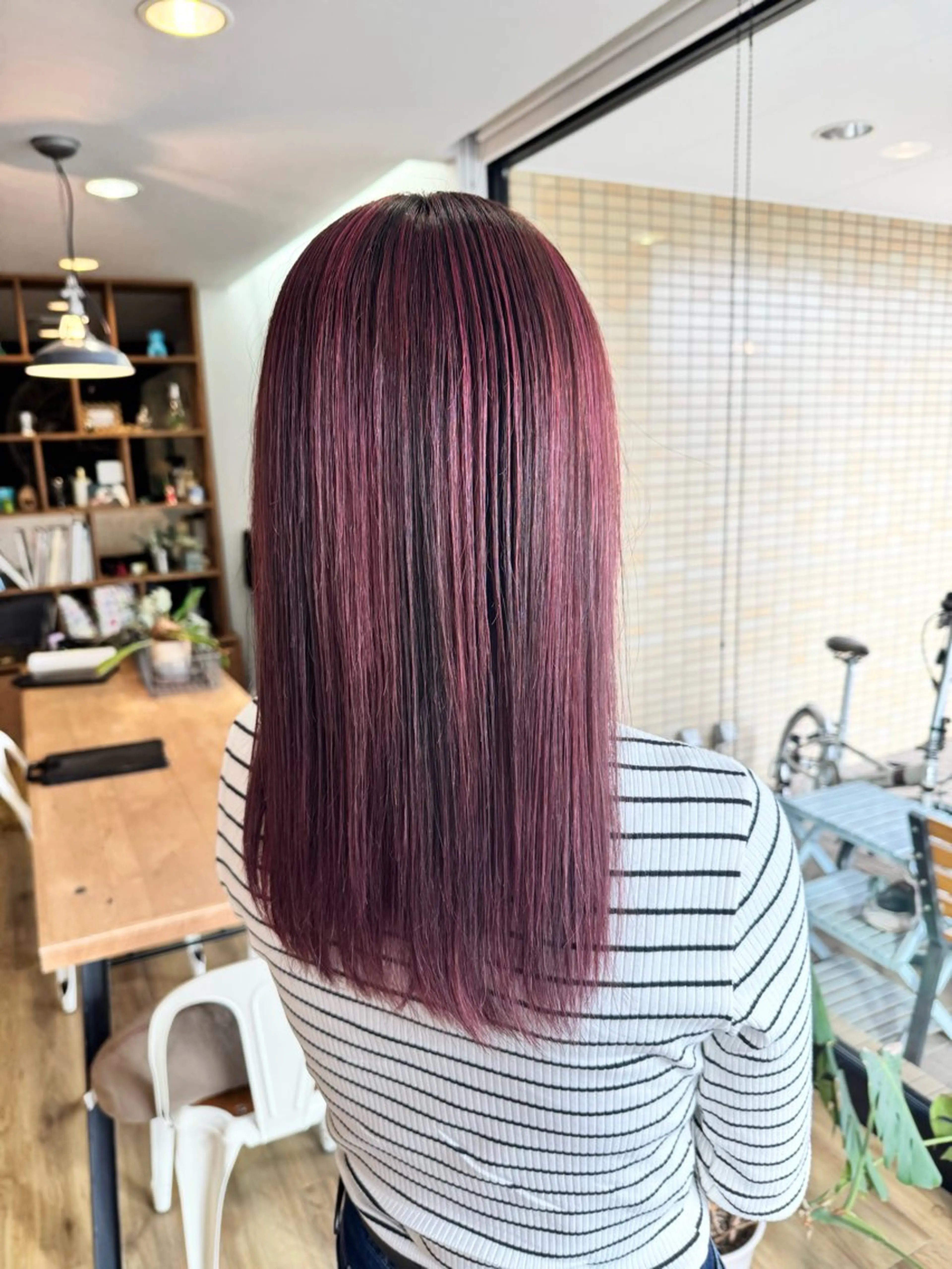 ロング カラー ボルドーカラー レッドカラー ヘアカラー トリートメント ツキダテ ユイのヘアスタイル