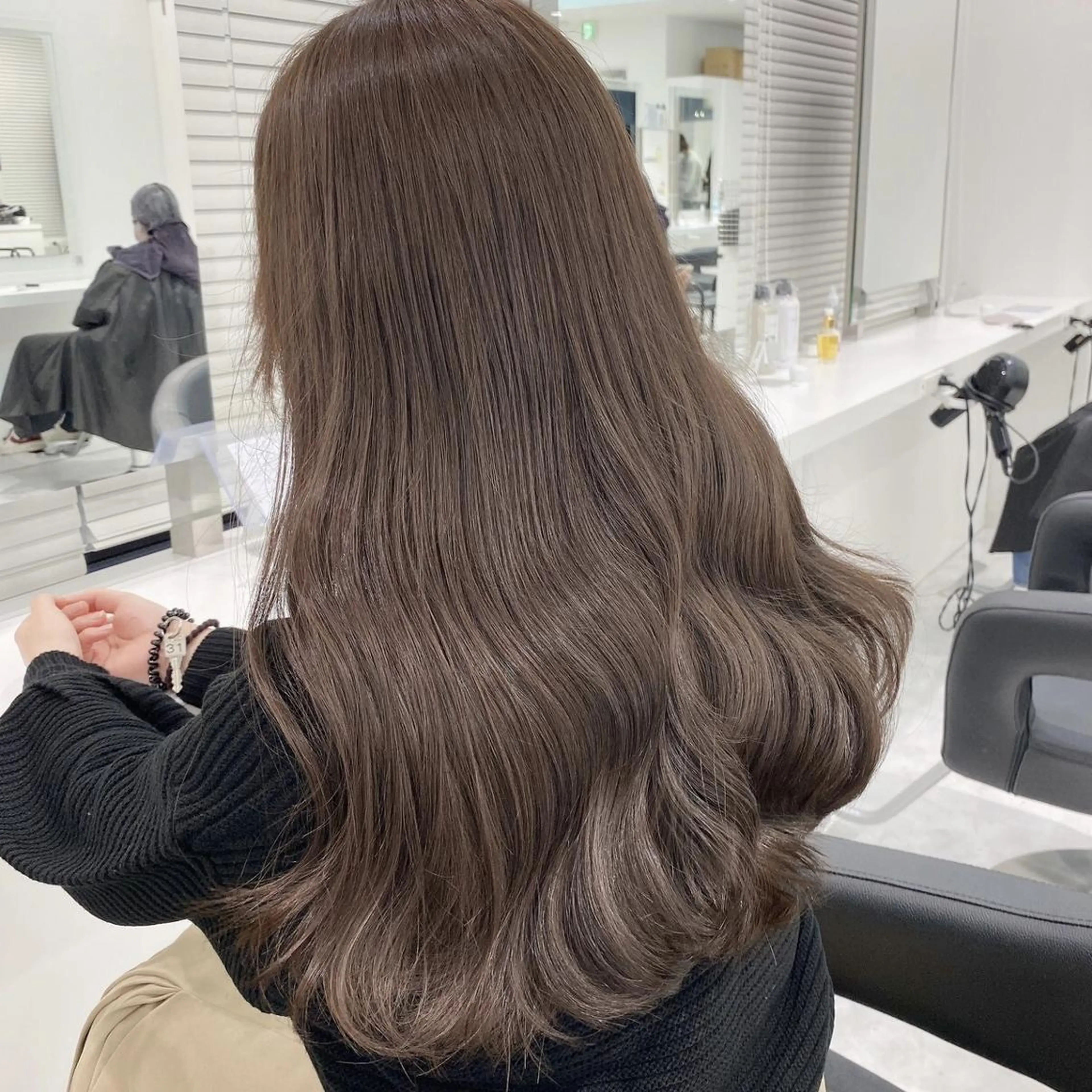 ロング カラー 透ける淡色🏹ベージ ュ🤎BABY上野のヘアスタイル