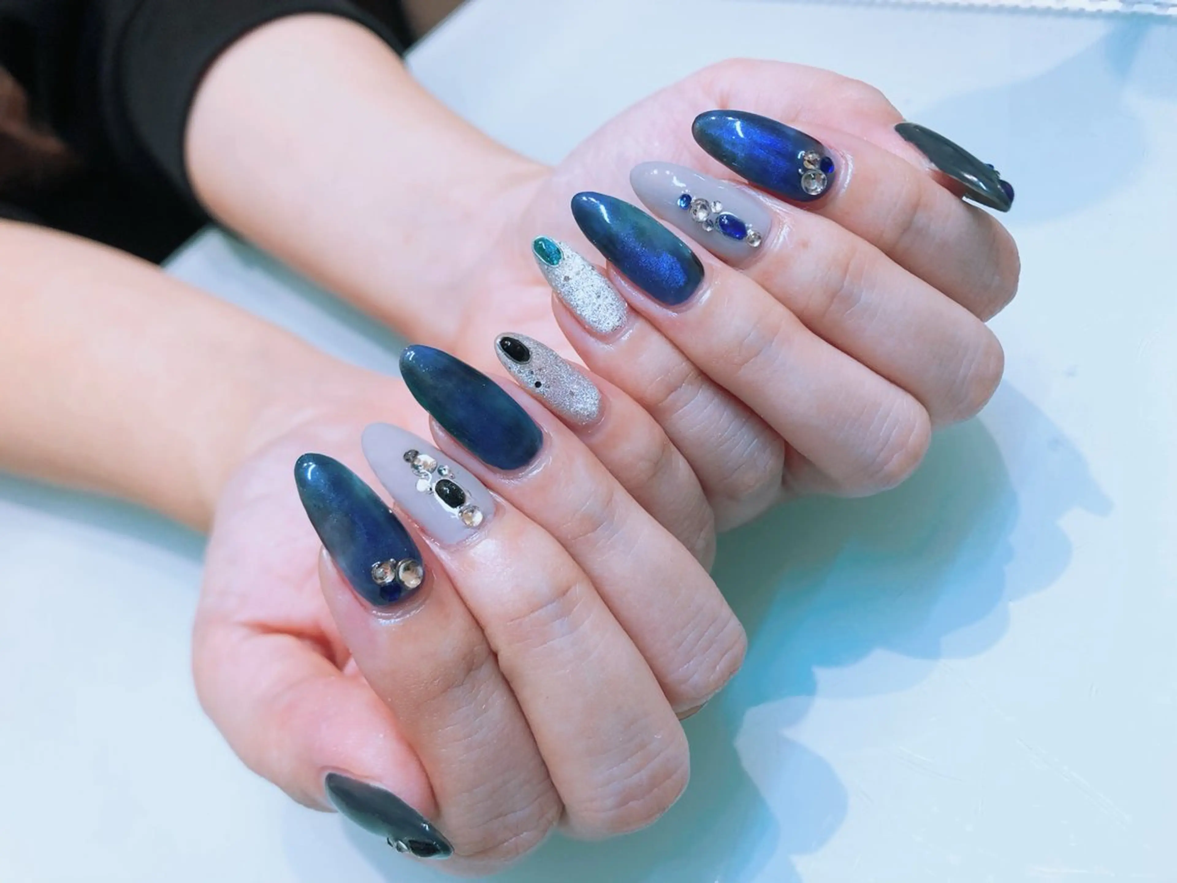 ネイル ブルー マグネットネイル ハンドネイル ハンドケア NAIL 106G所属・西日暮里駅徒歩1分/ NAIL106Gのネイルデザイン