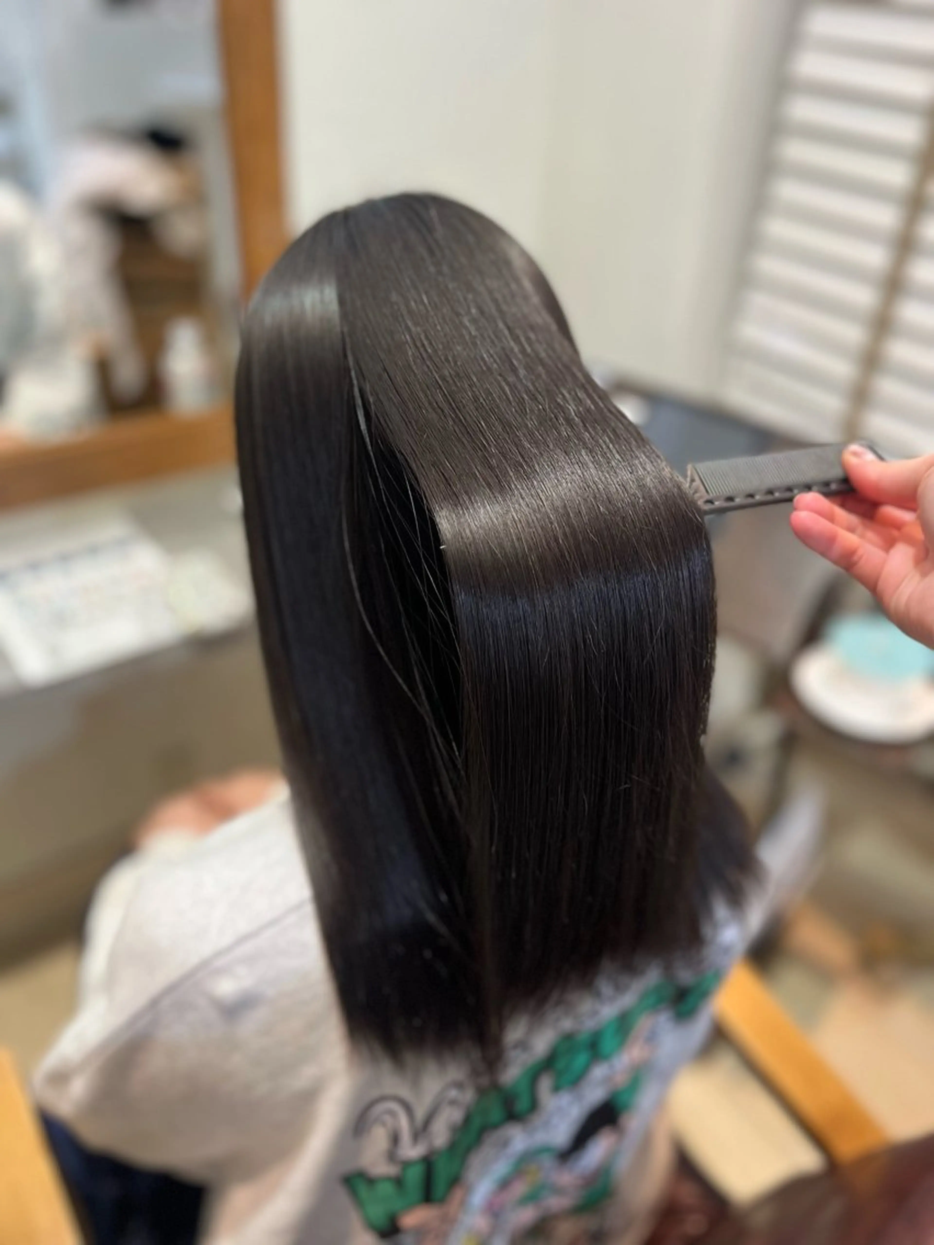 癖がお悩みの方にピッタリ！艶髪縮毛矯正✨の写真