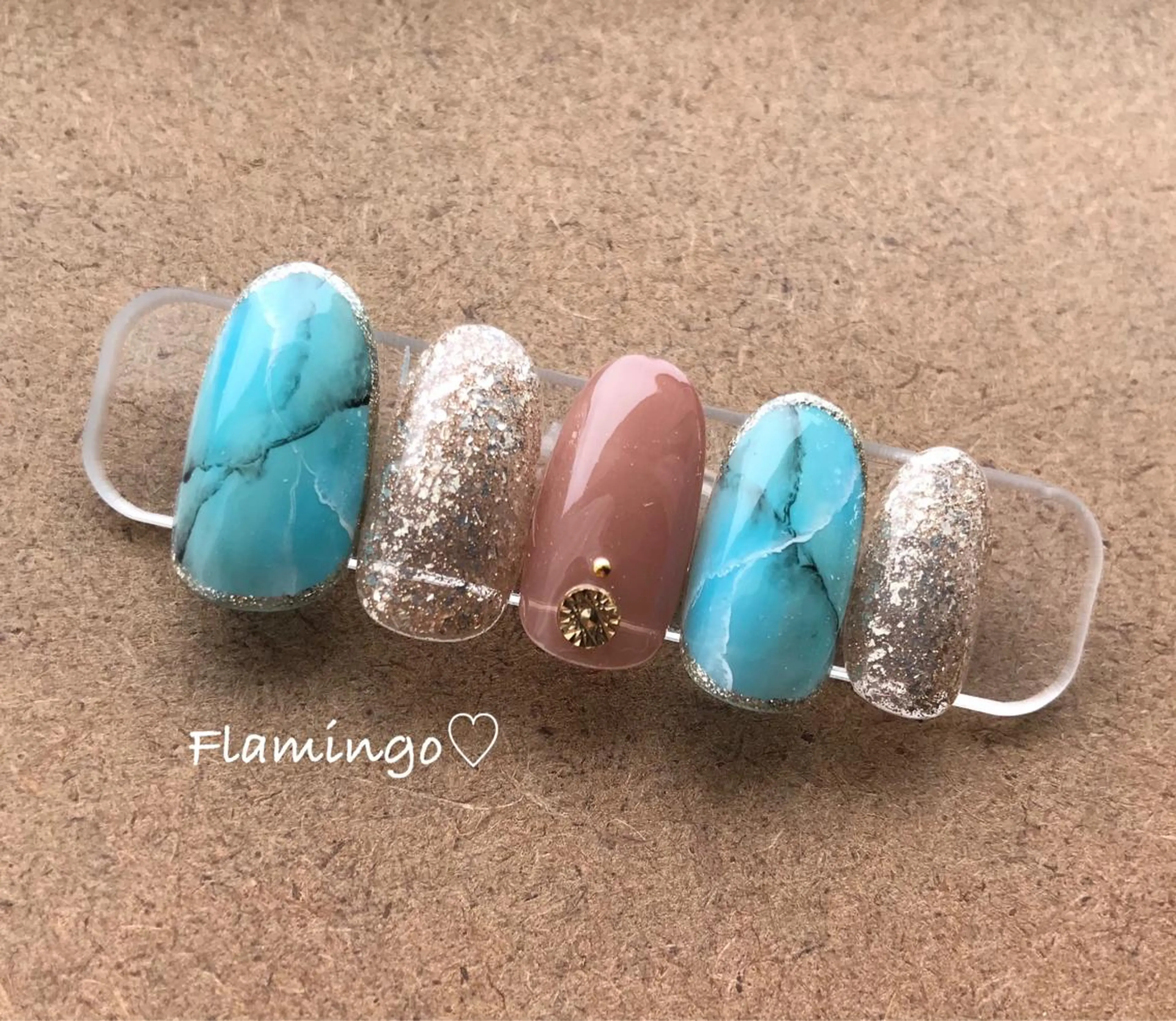 ネイル ブルー キラキラネイル ラメ(グリッター) 大理石ネイル(マーブル) ニュアンスネイル 40代からの爪を守る ×ケア重視サロン♡のネイルデザイン