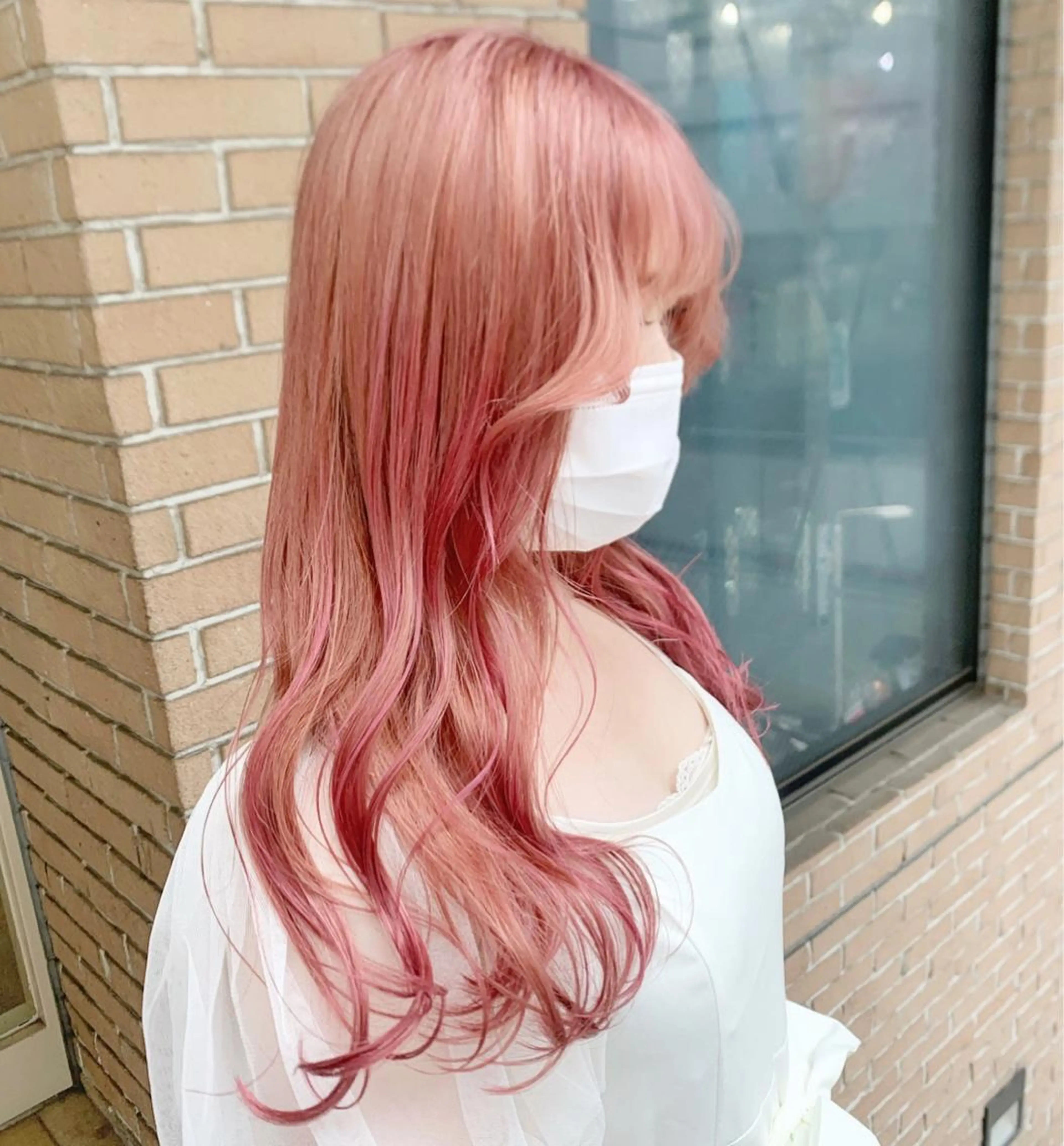 ロング カラー ヘアアレンジ ブリーチ ヘアカラー ピンクカラー🩷 ヘアセットＮＯ.1のヘアスタイル
