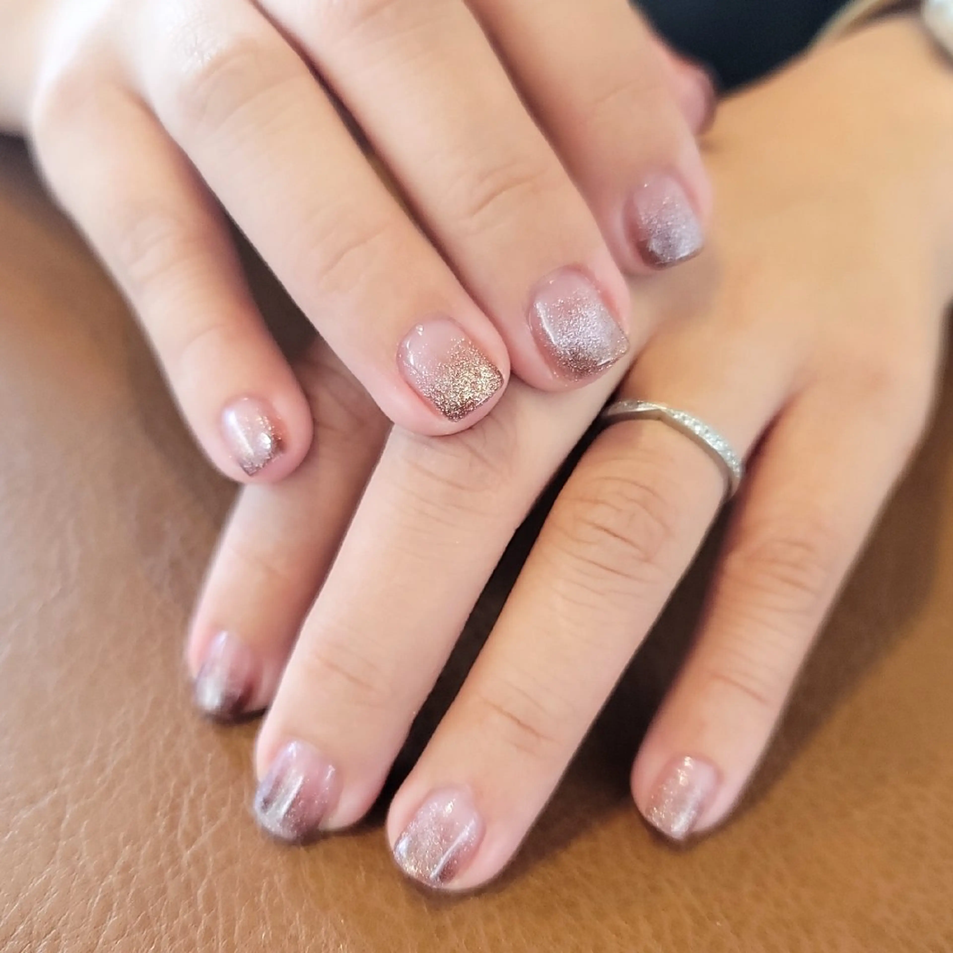 ネイル グラデーション マグネットネイル 🌲🌳🚪iiit o🌲🌳🌲のネイルデザイン