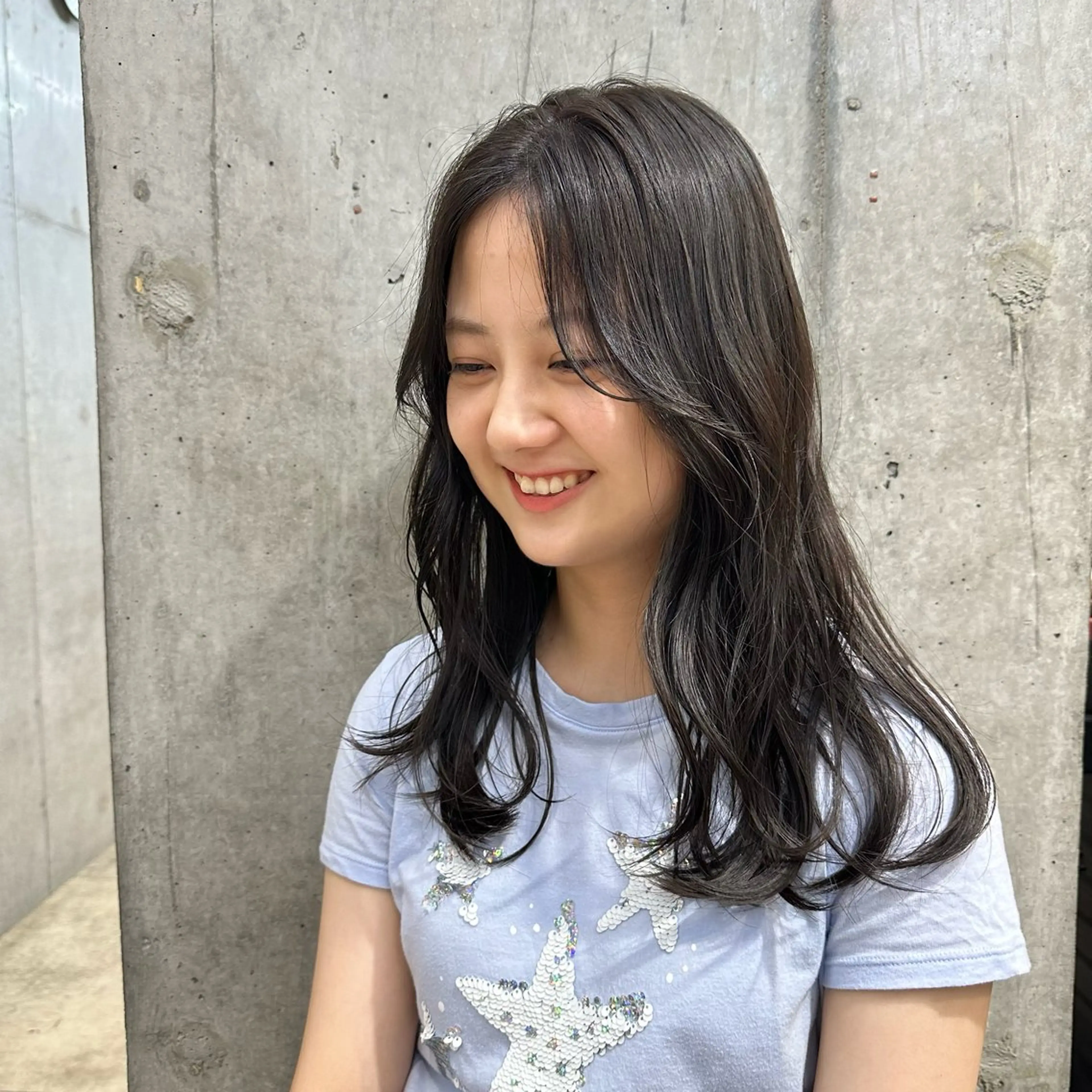 ロング カラー 透明感カラー グレージュ オリーブグレージュ オリーブグレー ヘアカラー さとう あやかのヘアスタイル