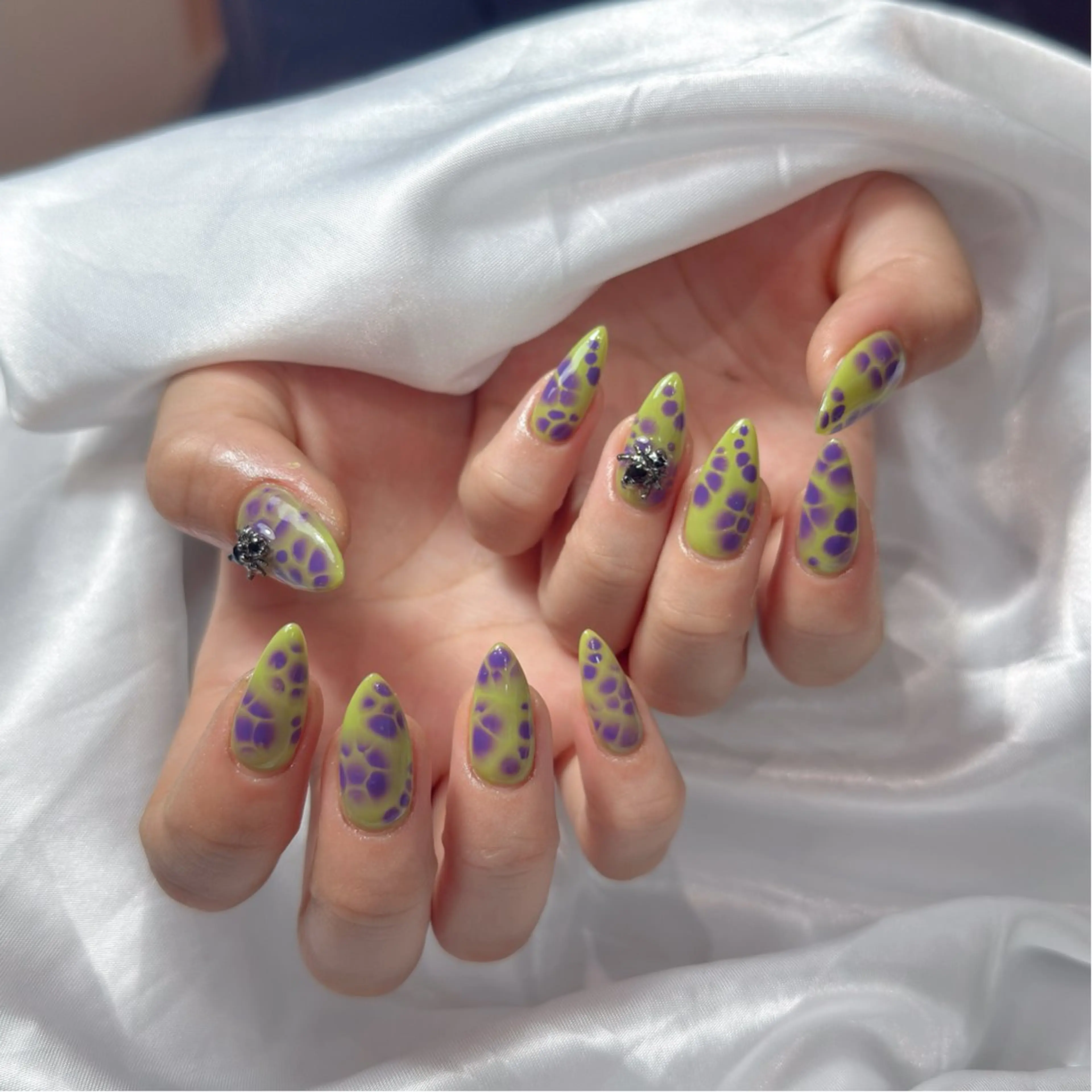 ネイル アートネイル ジェルネイル キラキラネイル ミラーネイル ニュアンスネイル ハンドネイル Ryu Nail Studio所属・Ryu Nail Shinokuboのネイルデザイン