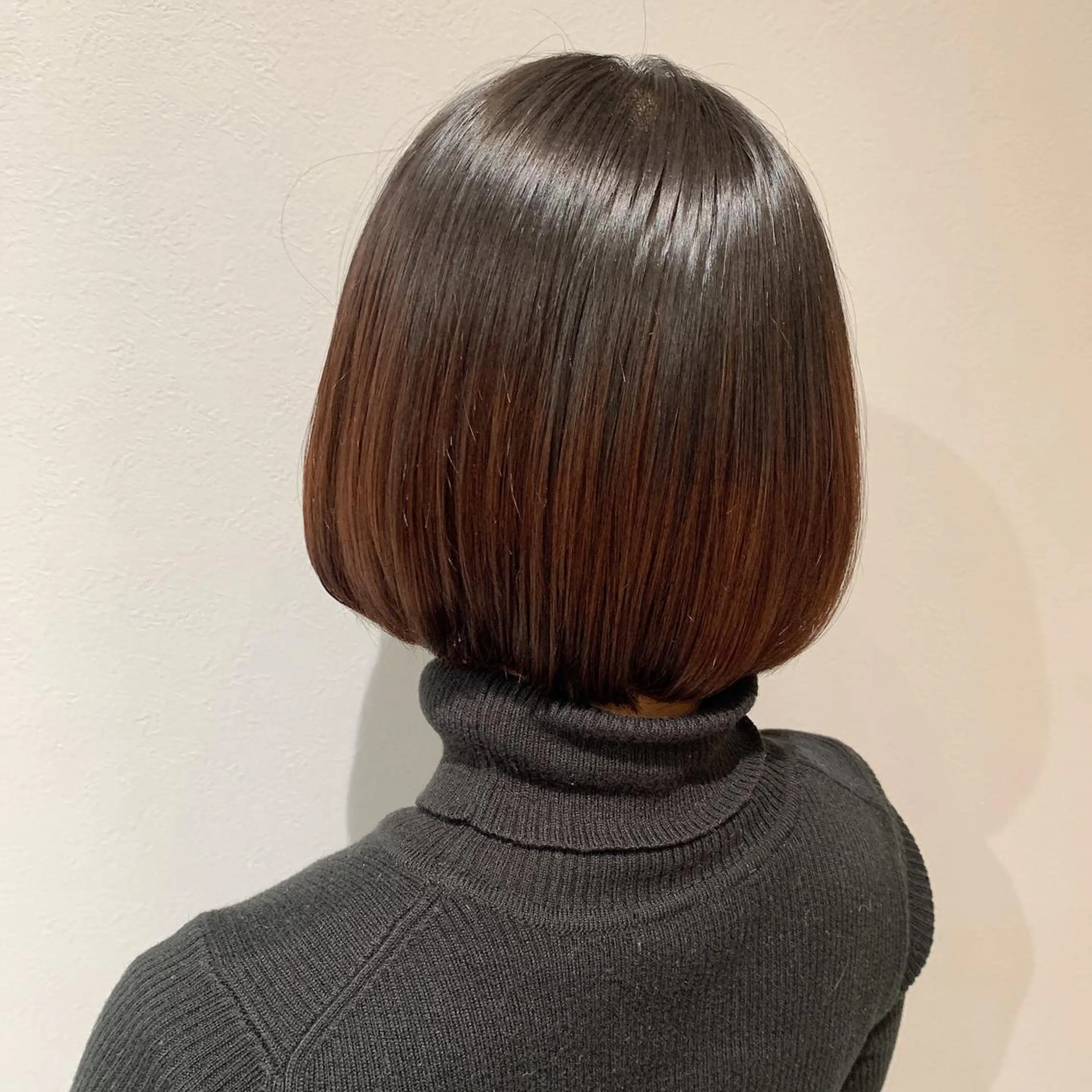 ミディアム カット トリートメント 縮毛矯正×再生カラー 特化マネージャー美里のヘアスタイル