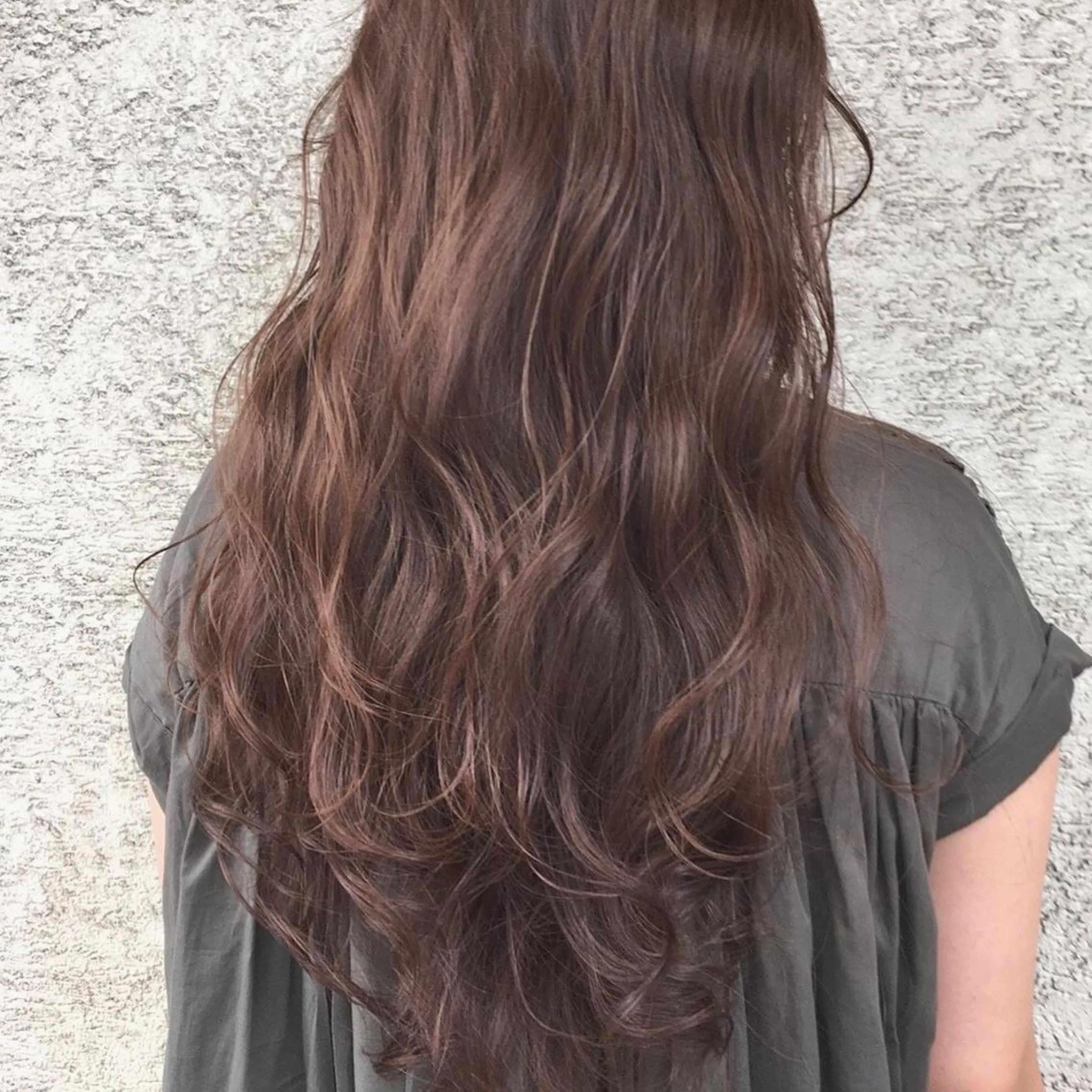 ロング カラー カット ヘアカラー トリートメント アブアイ所属・艶髪・酸性ストレート フリツのヘアスタイル