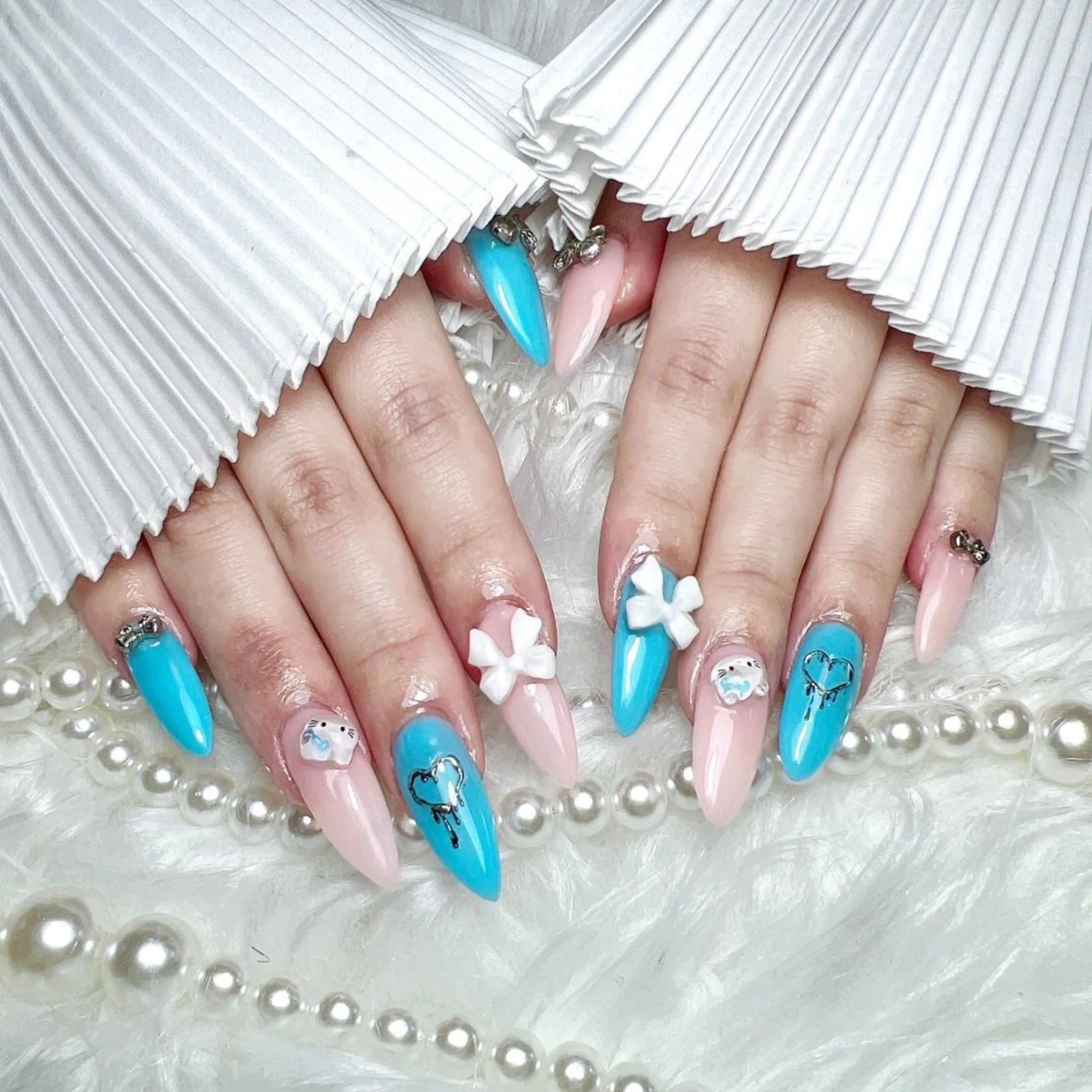ネイル RAFFINE haru🦋🩵のネイルデザイン