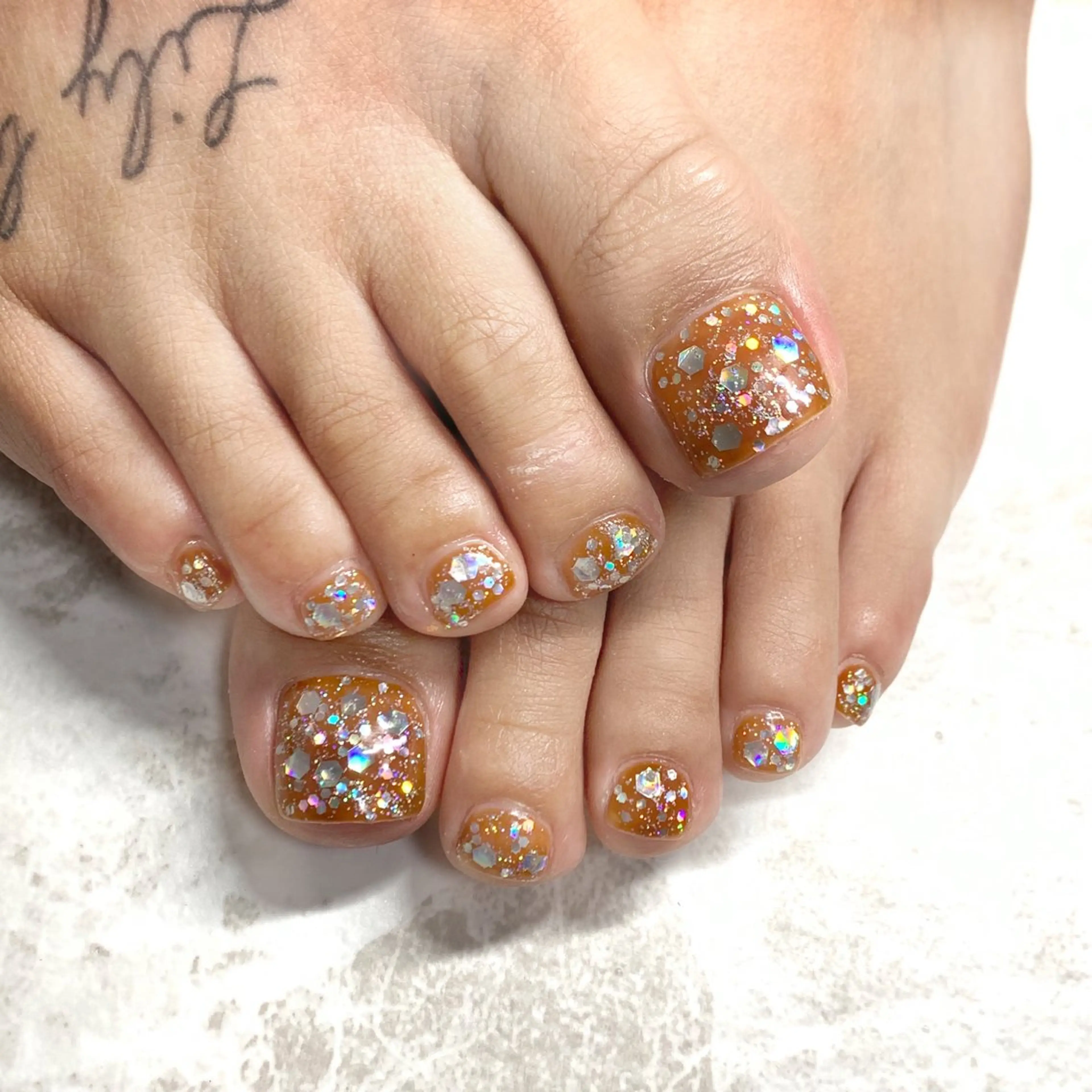 ネイル フットネイル キラキラネイル ラメ(グリッター) AKnail所属・cheri nailのネイルデザイン