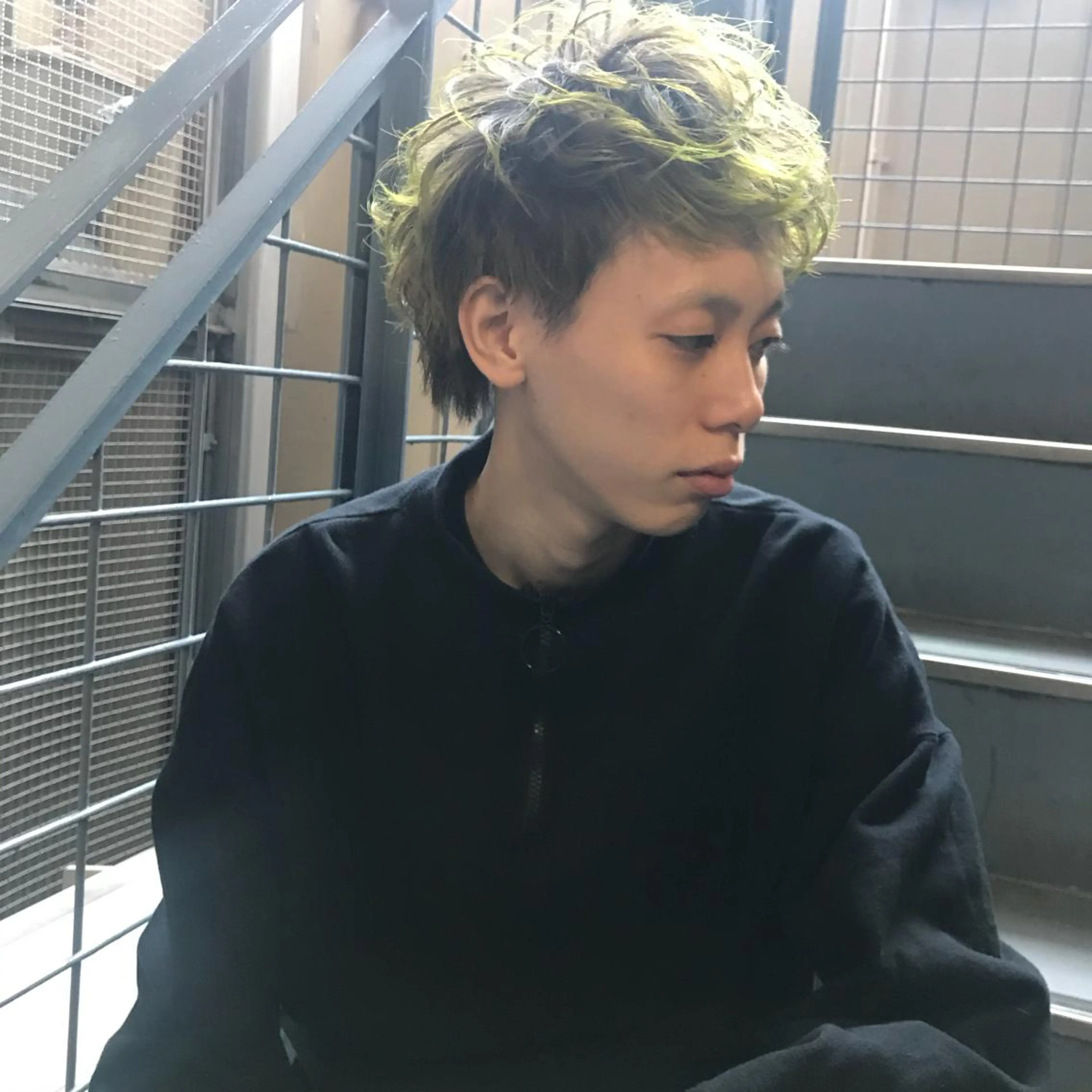 ショート カラー メンズ メンズハイトーン グラデーションカラー ハイトーンカラー Vir by browのヘアスタイル