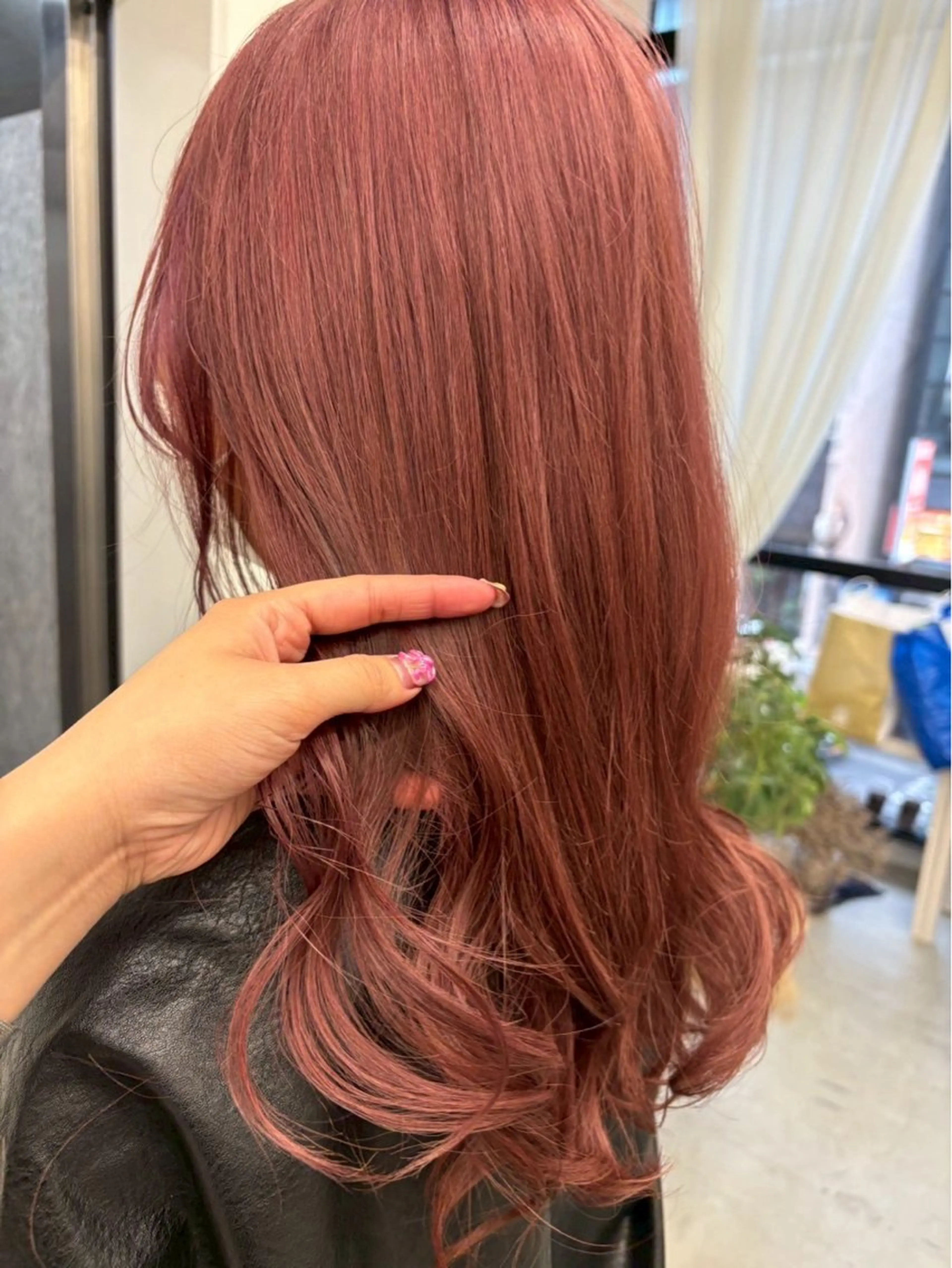 ミディアム カラー 🌼花屋併設🌼 木下奈々望のヘアスタイル