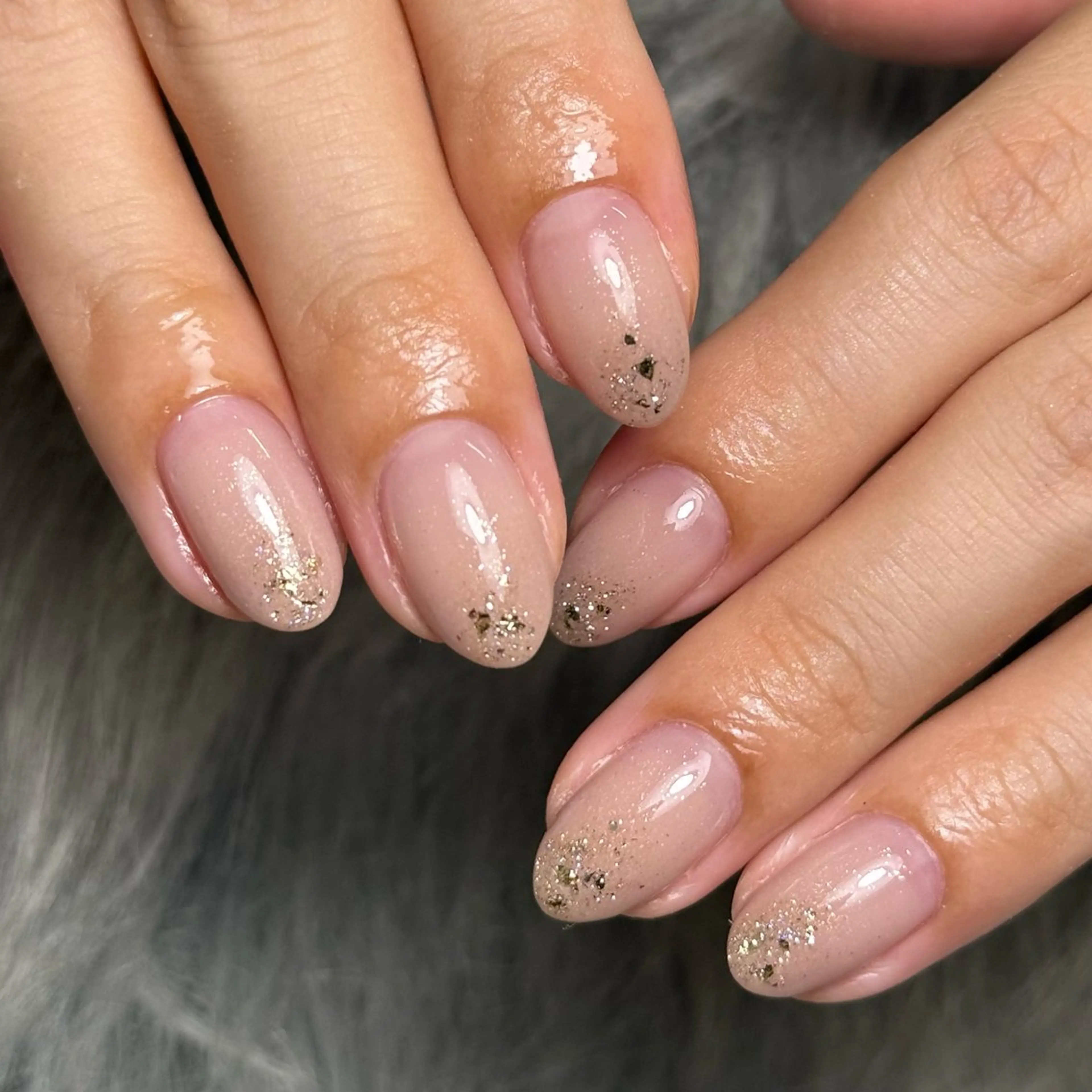 ネイル フラッシュネイル グラデーション ラメ(グリッター) シンプルネイル ハンドネイル Nail salon h所属・nail salon h🎀小夏のネイルデザイン