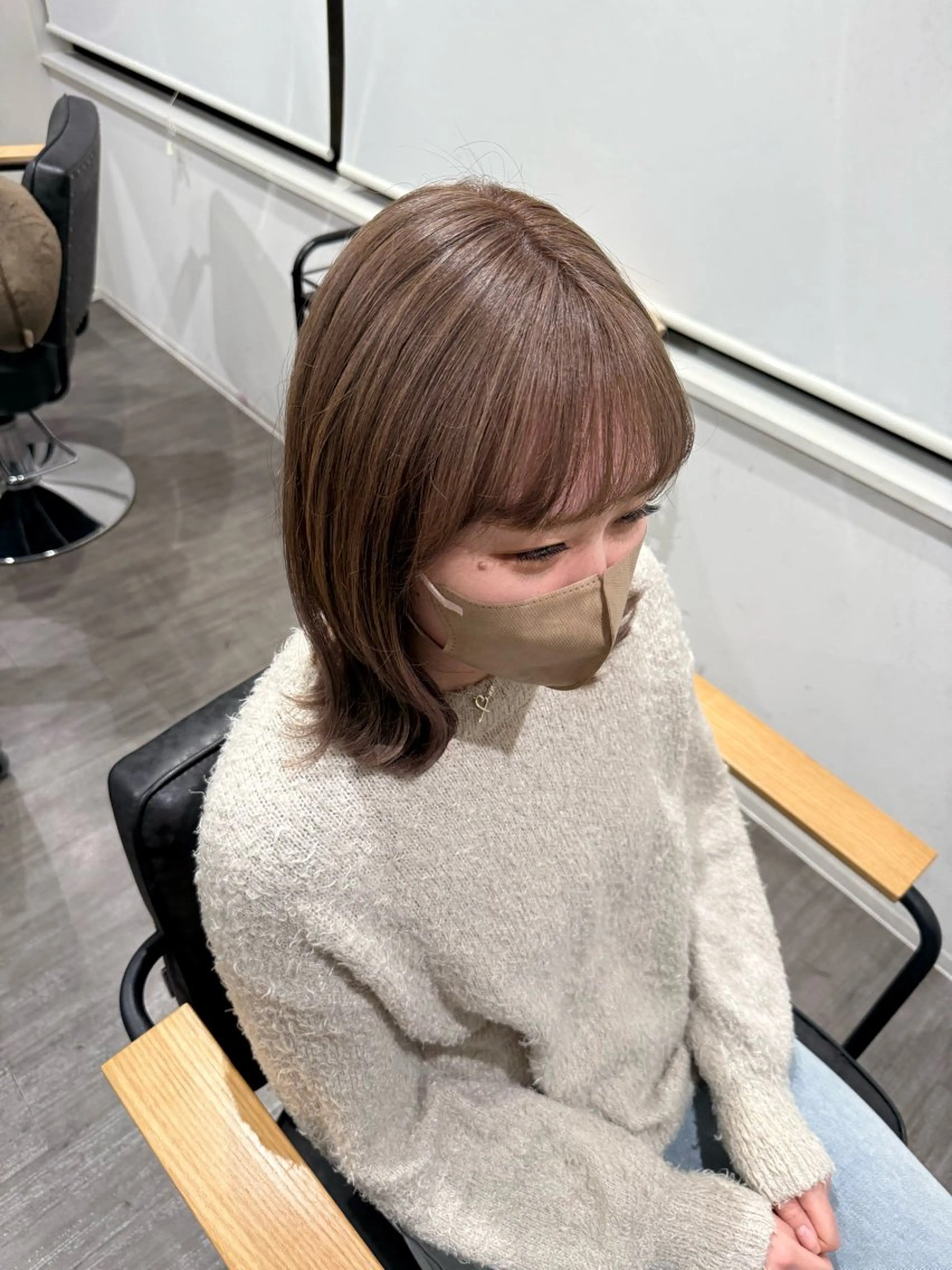 ミディアム カラー グレージュ ミルクティーグレージュ カット ヘアカラー トリートメント 上田 紗也のヘアスタイル