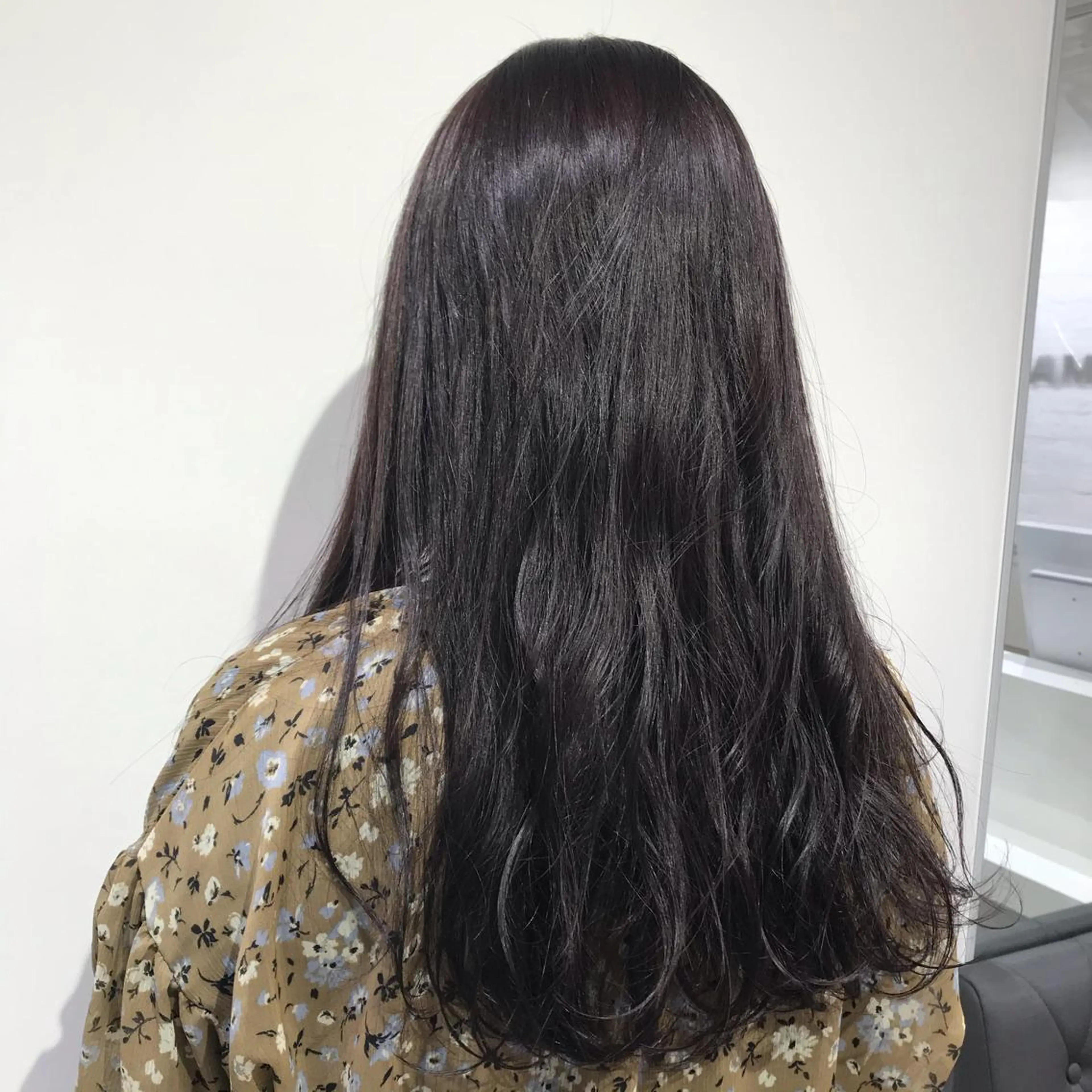 ロング カラー ブリーチ グレージュ ブリーチなしカラー カット ヘアカラー トリートメント 暖色カラー🌹 中山由梨のヘアスタイル