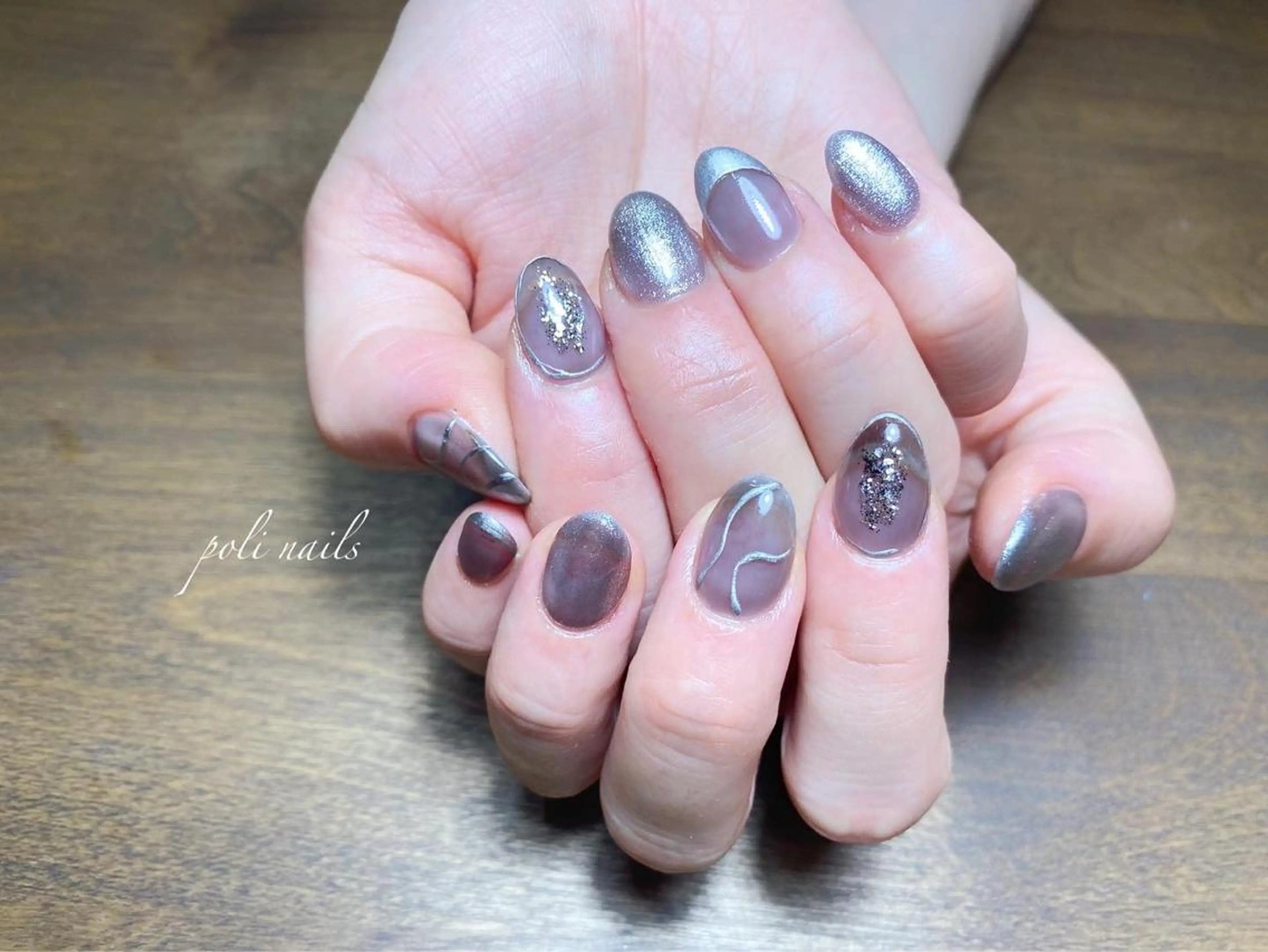 ネイル ハンドネイル poli nailsのネイルデザイン